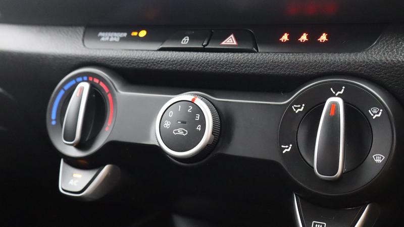 Used Kia Stonic 2020 for sale - 77117155: Photo 15