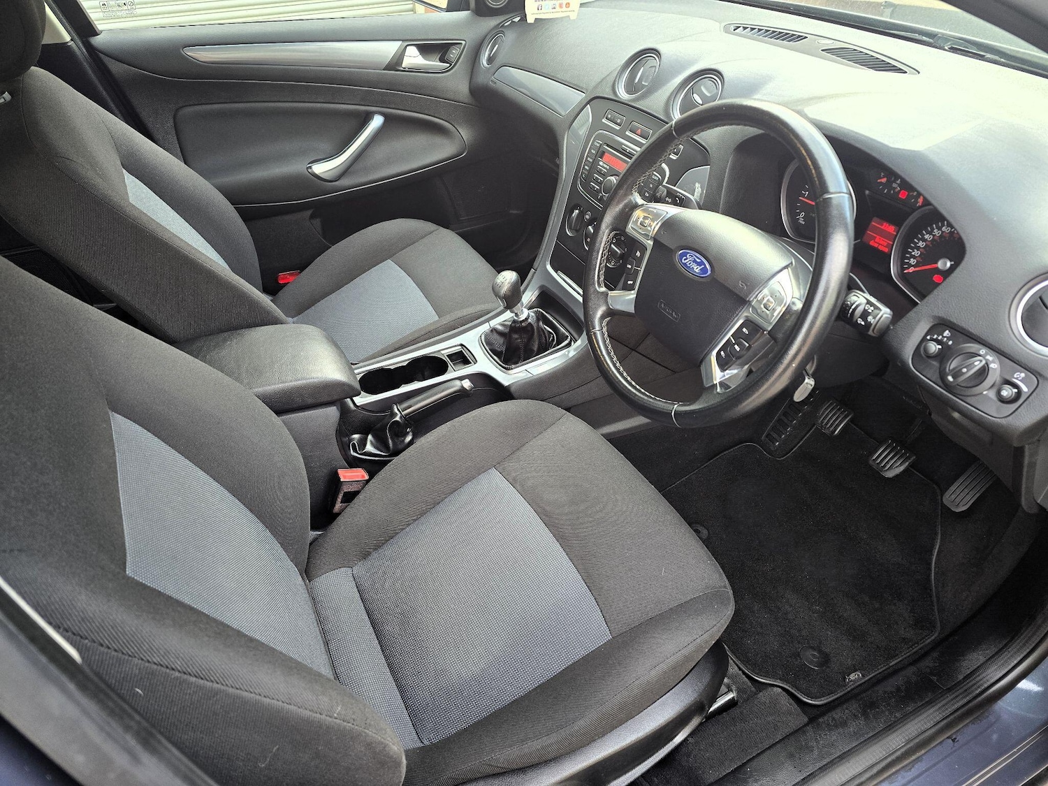 Used Ford Mondeo 2014 for sale - 76786794: Photo 2