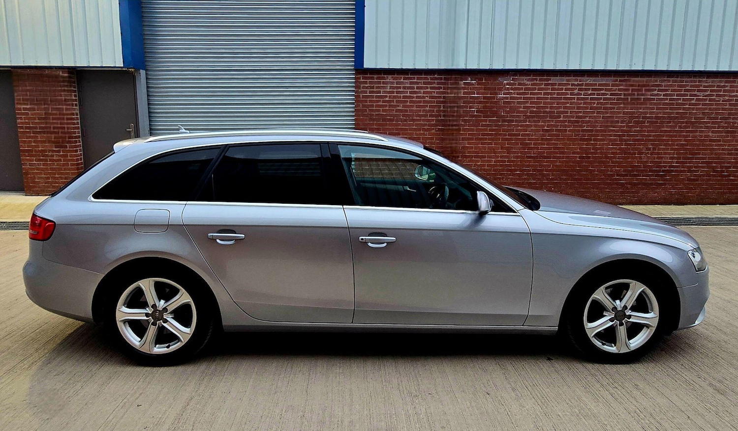 Used Audi A4 Avant 2014 for sale - 77793888: Photo 10