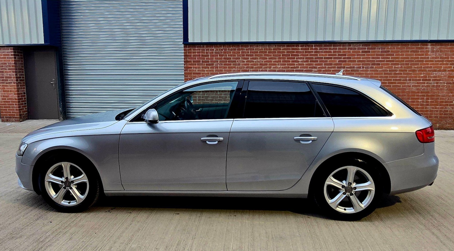 Used Audi A4 Avant 2014 for sale - 77793888: Photo 11