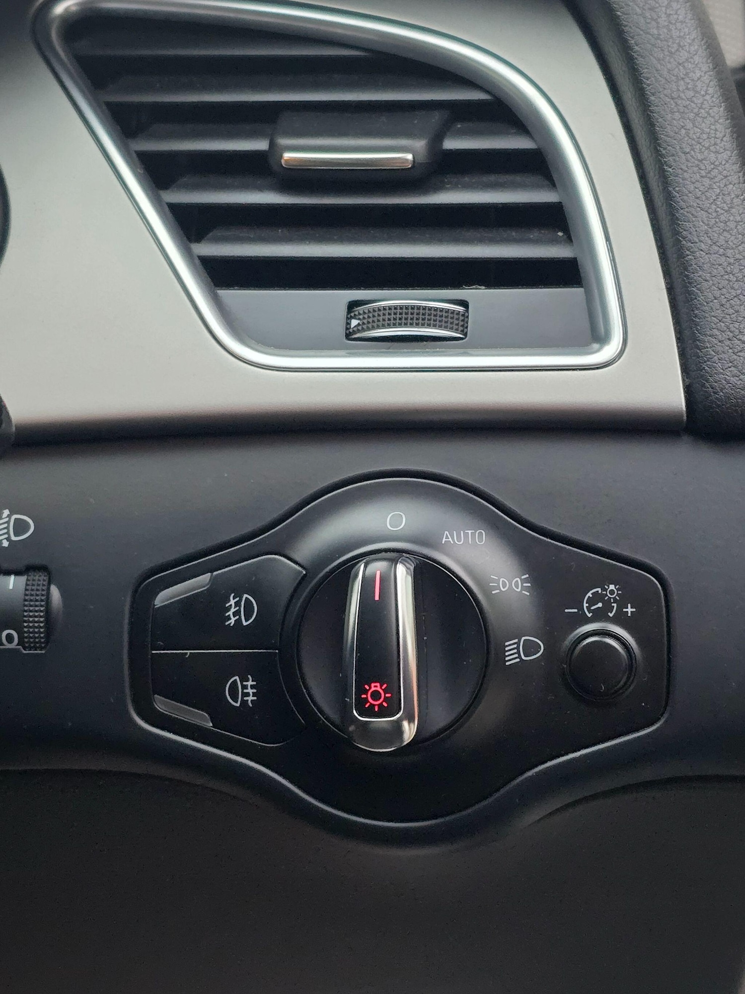 Used Audi A4 Avant 2014 for sale - 77793888: Photo 31