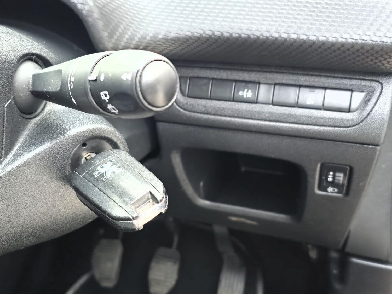 Used Peugeot 208 2016 for sale - 77709760: Photo 18