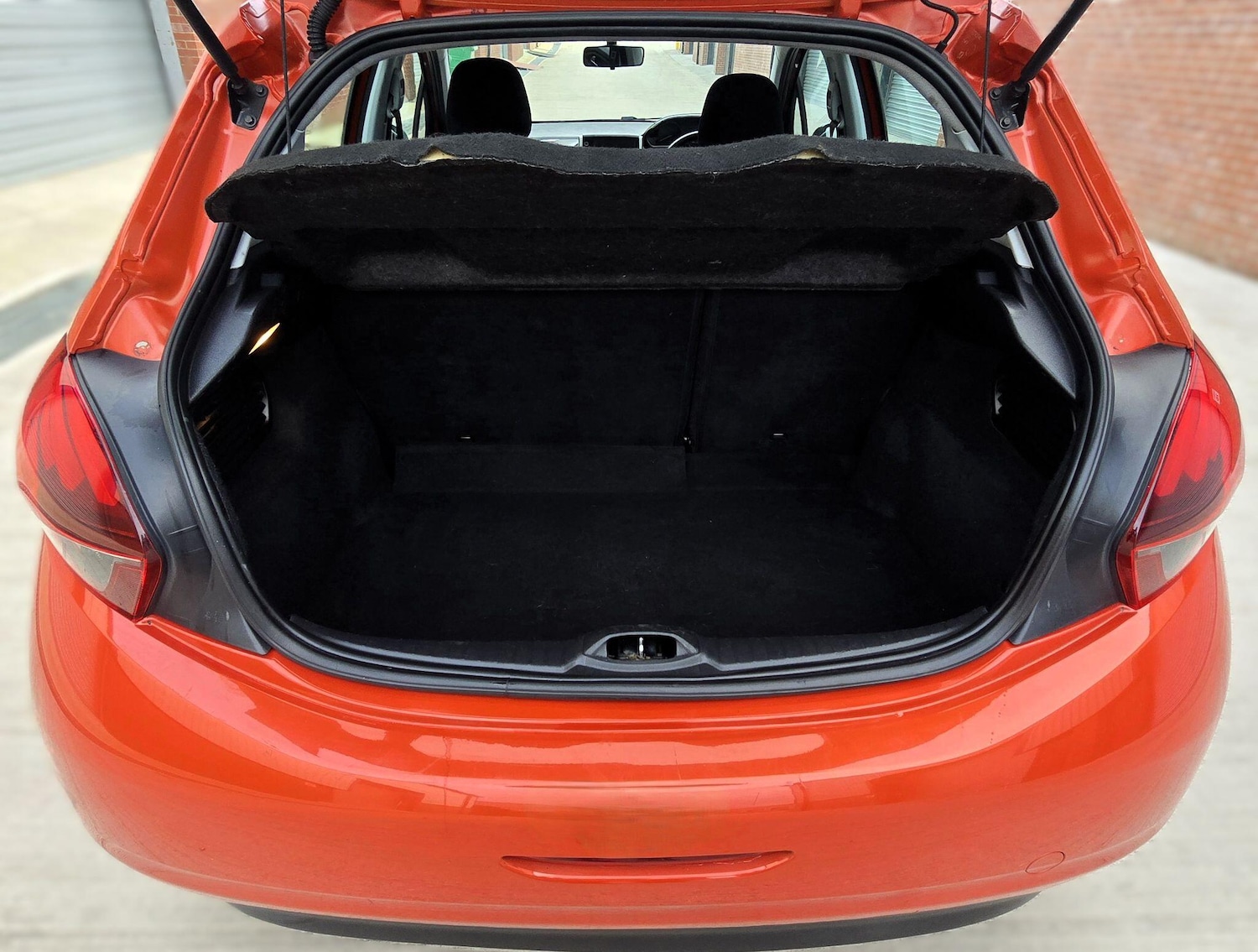 Used Peugeot 208 2016 for sale - 77709760: Photo 30