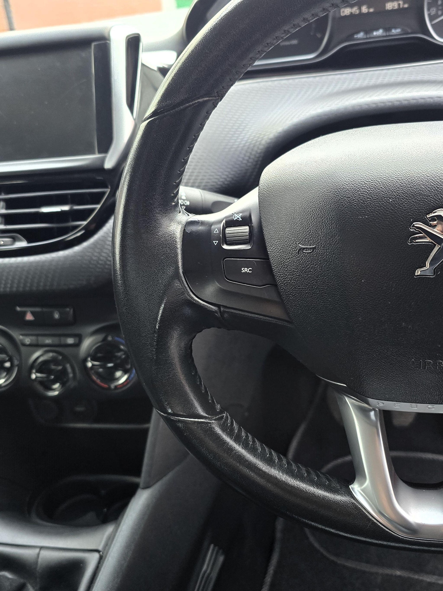 Used Peugeot 208 2016 for sale - 77709760: Photo 32