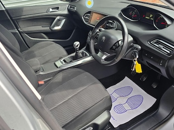 Used Peugeot 308 2014 for sale - 76094685: Photo 2