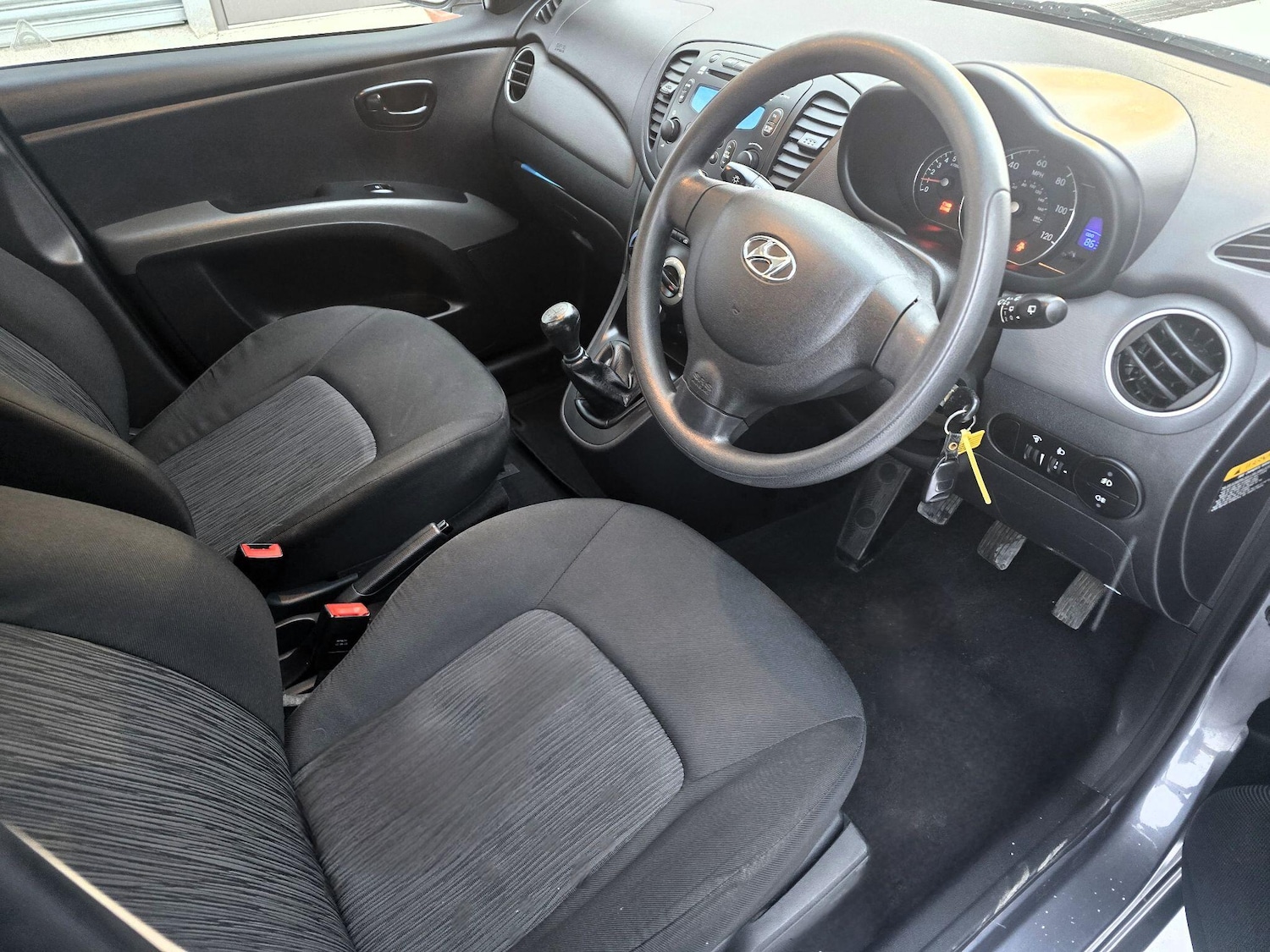 Used Hyundai i10 2014 for sale - 77084485: Photo 2