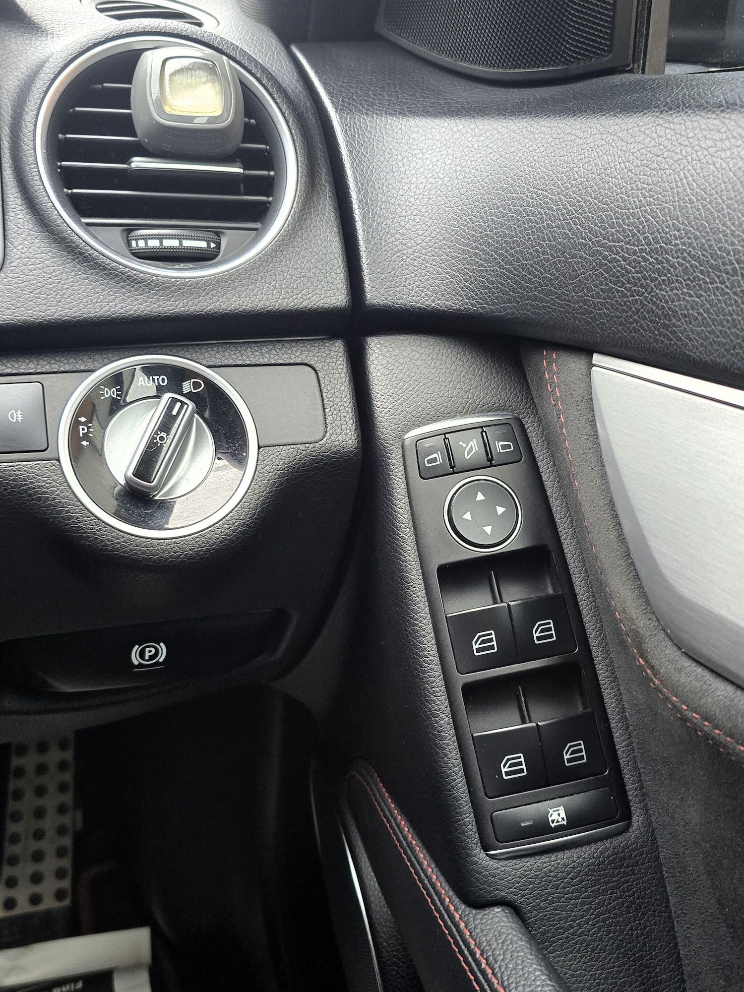 Used Mercedes-Benz C Class 2012 for sale - 76990404: Photo 14