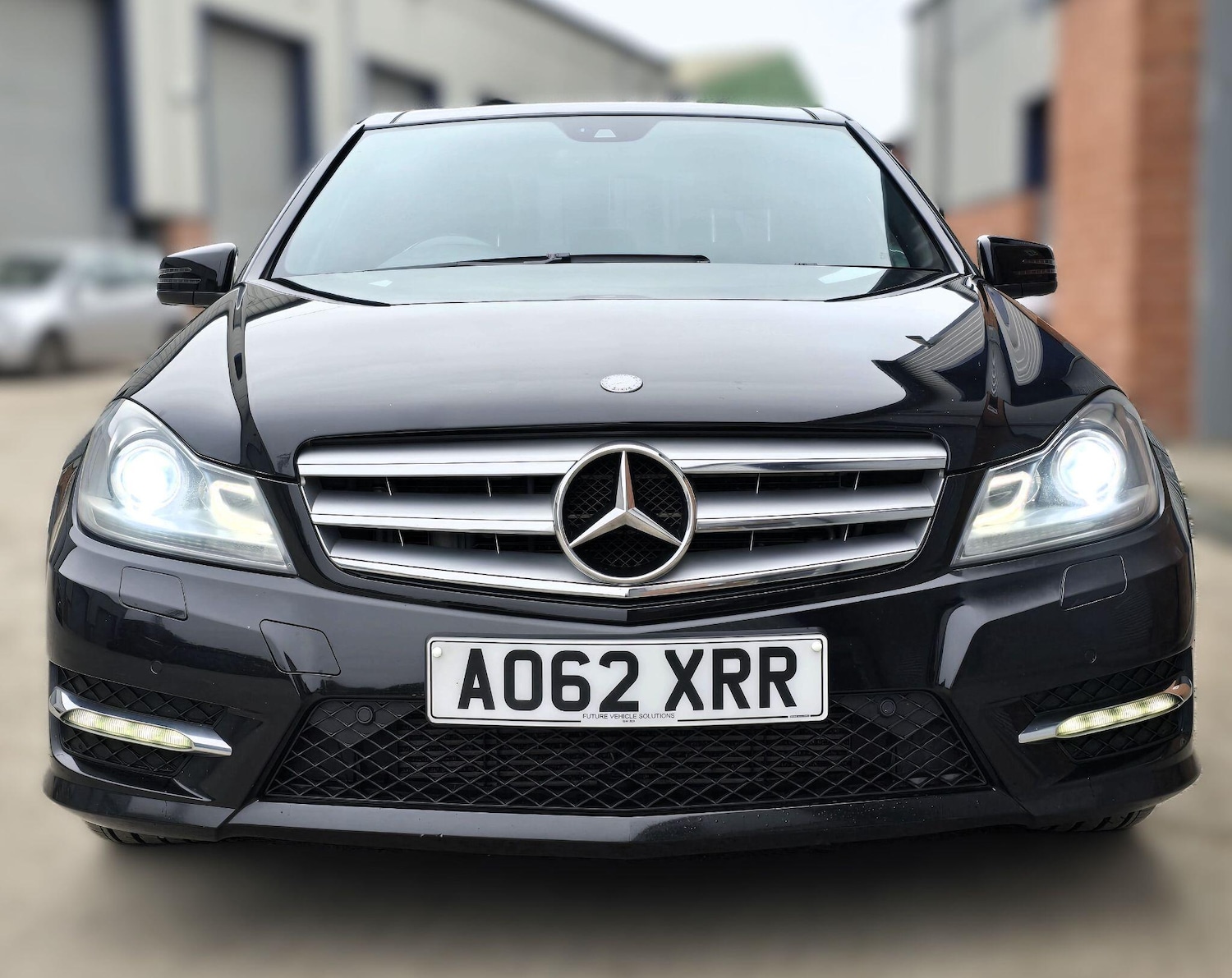 Used Mercedes-Benz C Class 2012 for sale - 76990404: Photo 2