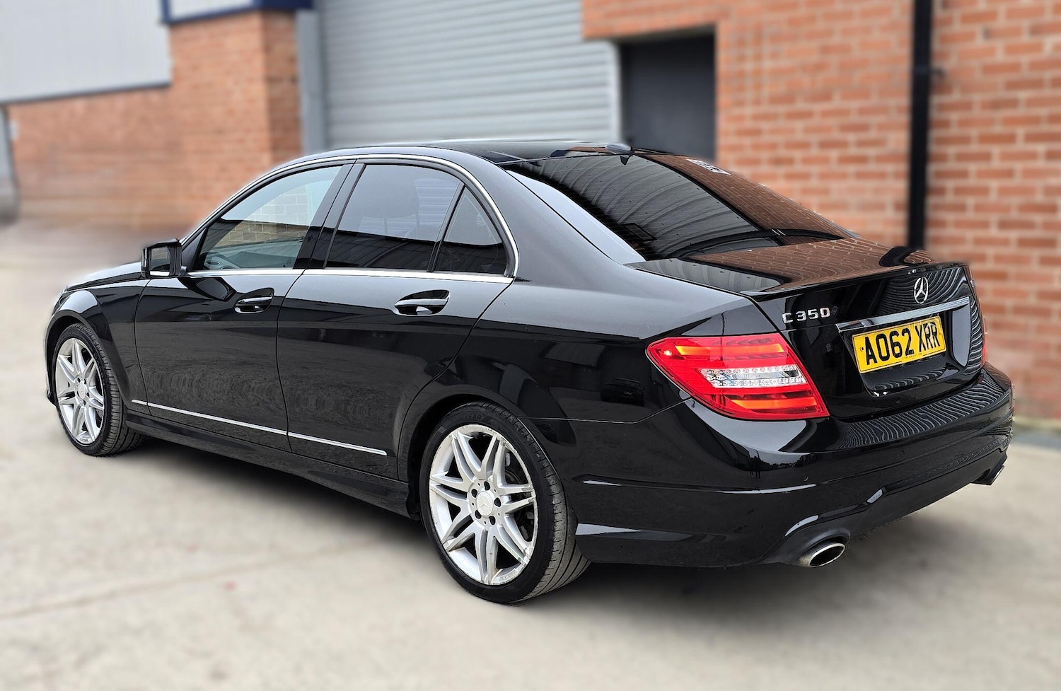 Used Mercedes-Benz C Class 2012 for sale - 76990404: Photo 4