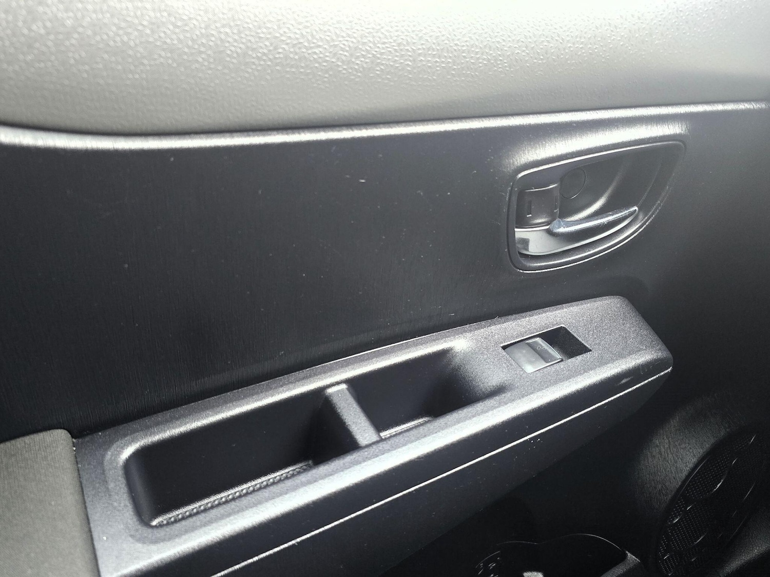 Used Toyota Yaris 2012 for sale - 76855699: Photo 25