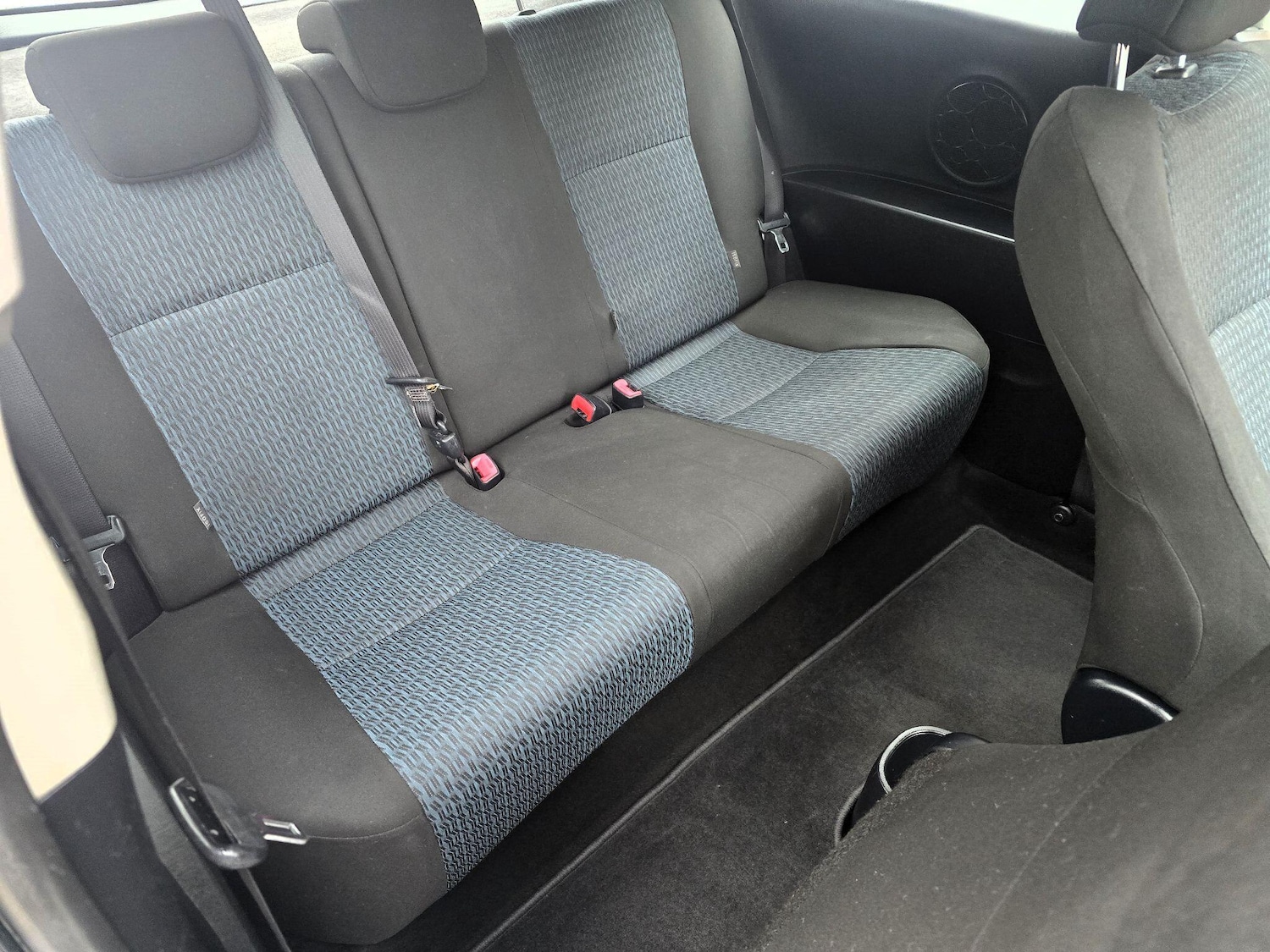 Used Toyota Yaris 2012 for sale - 76855699: Photo 28