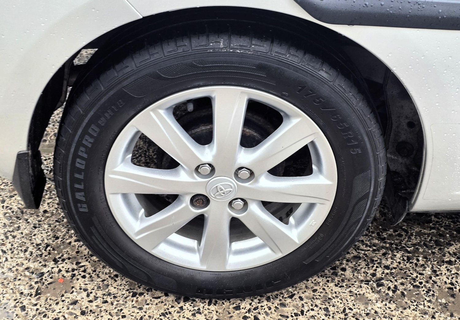 Used Toyota Yaris 2012 for sale - 76855699: Photo 34