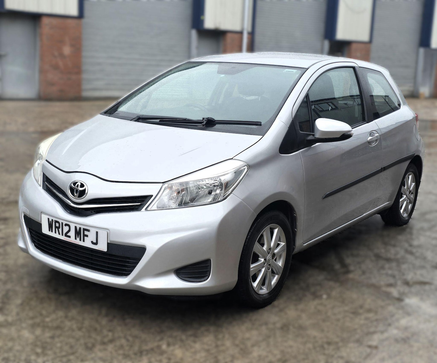 Used Toyota Yaris 2012 for sale - 76855699: Photo 4