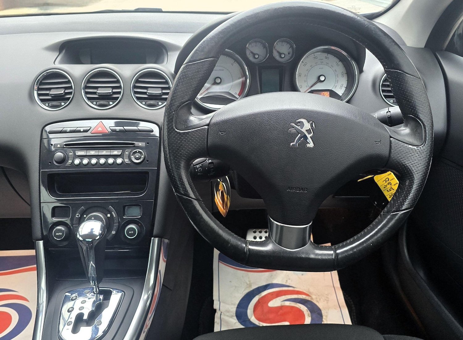 Used Peugeot 308 2012 for sale - 77637659: Photo 30