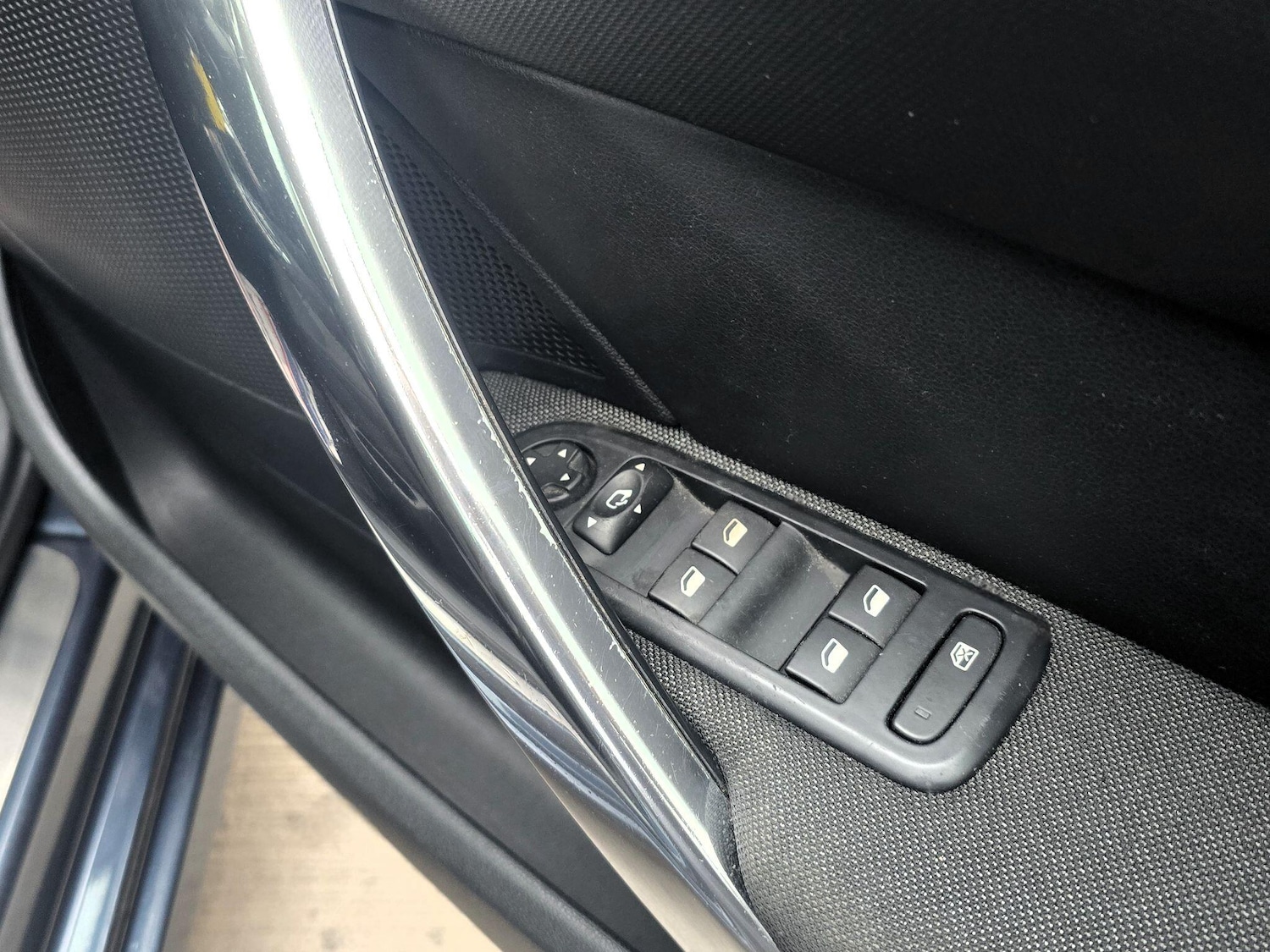 Used Peugeot 308 2012 for sale - 77637659: Photo 32