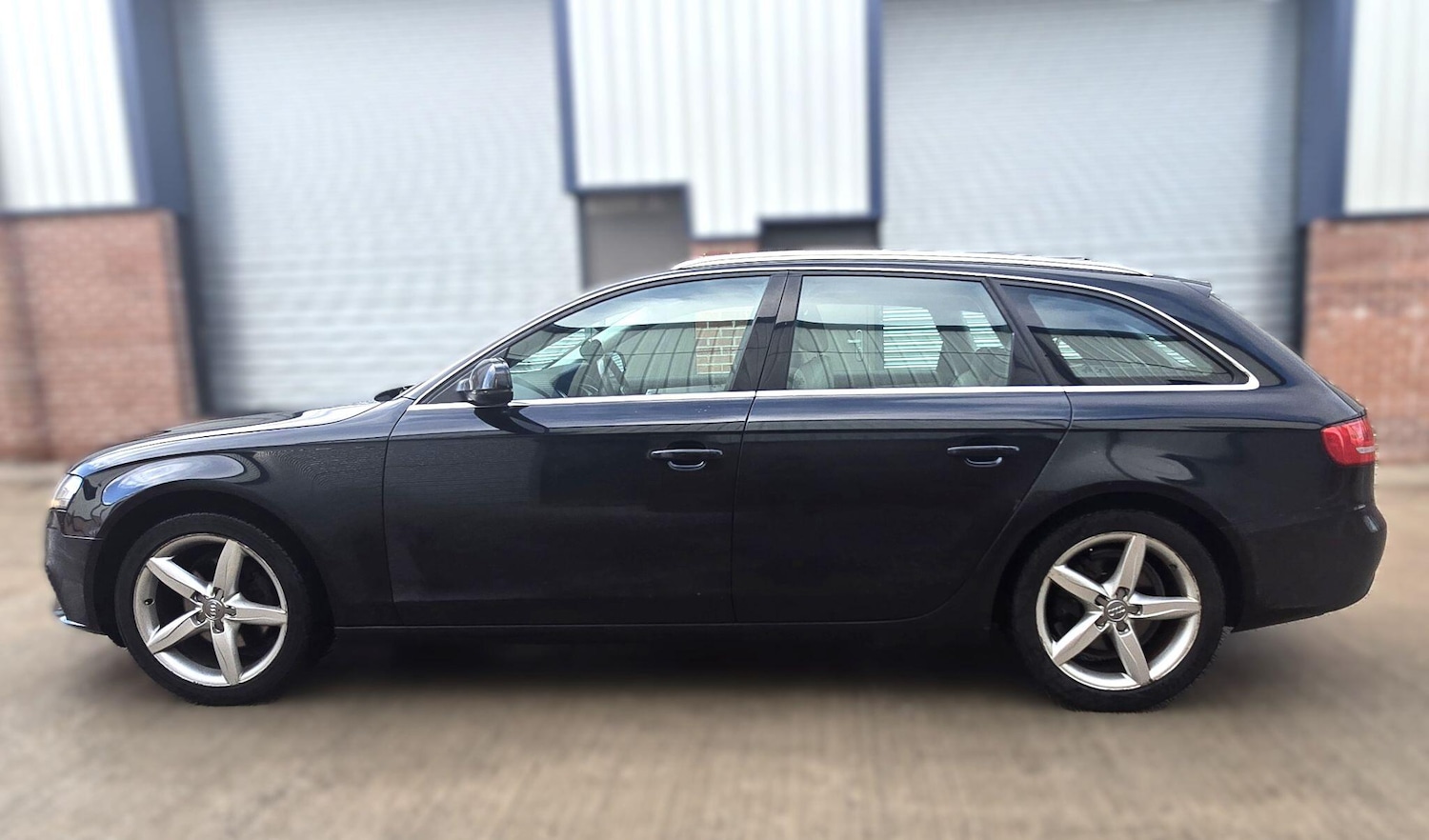 Used Audi A4 2010 for sale - 77411545: Photo 10