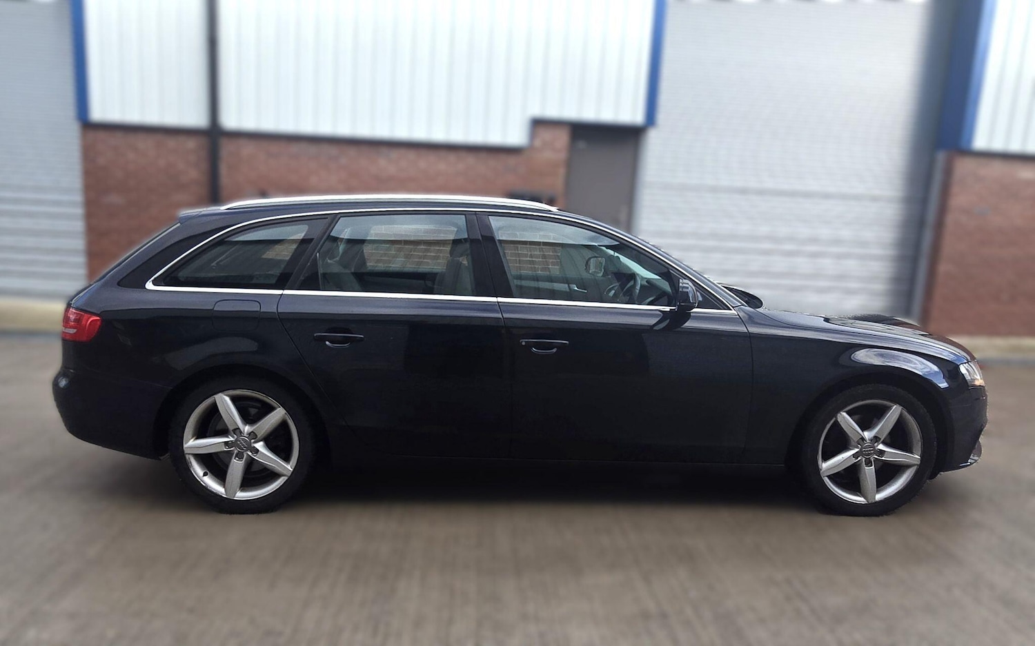 Used Audi A4 2010 for sale - 77411545: Photo 11