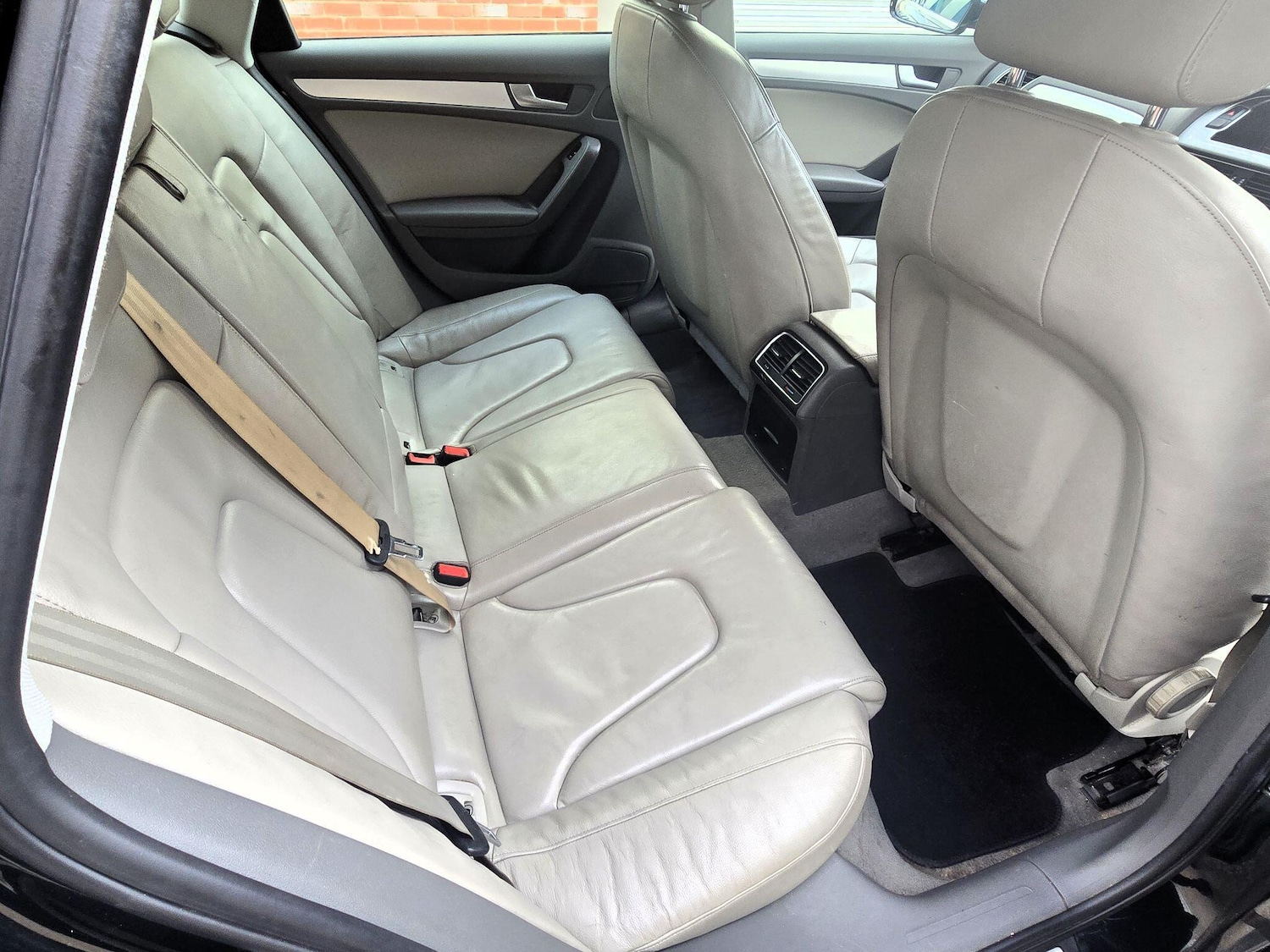 Used Audi A4 2010 for sale - 77411545: Photo 15