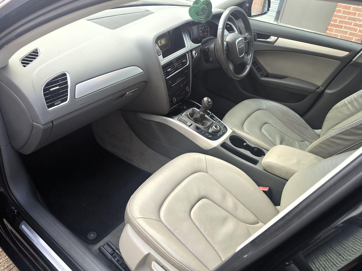Used Audi A4 2010 for sale - 77411545: Photo 24