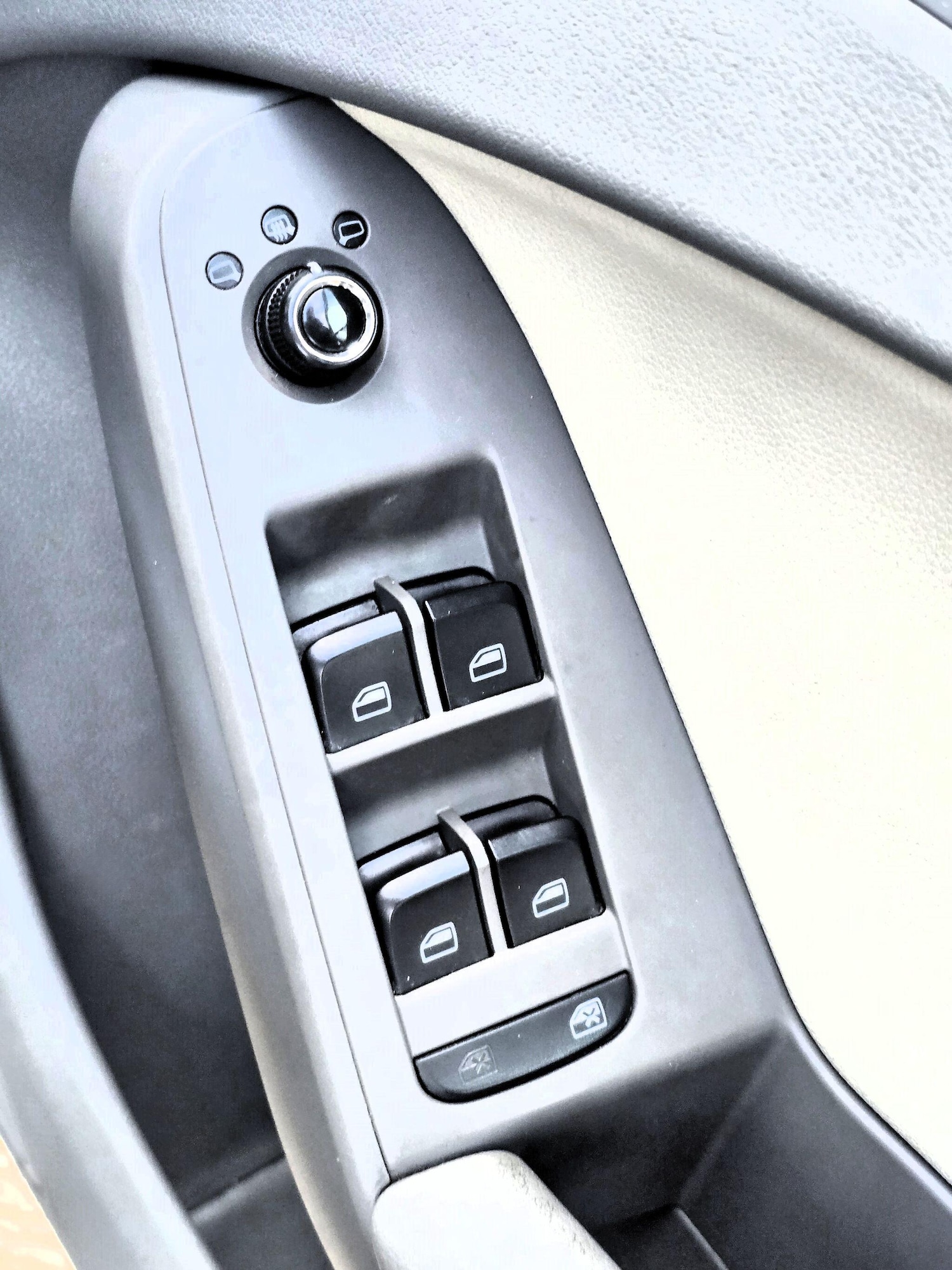 Used Audi A4 2010 for sale - 77411545: Photo 26