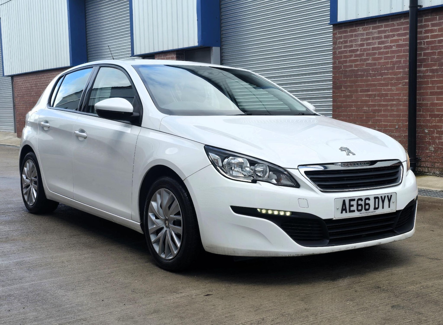 Used Peugeot 308 2016 for sale - 76886428: Photo 1