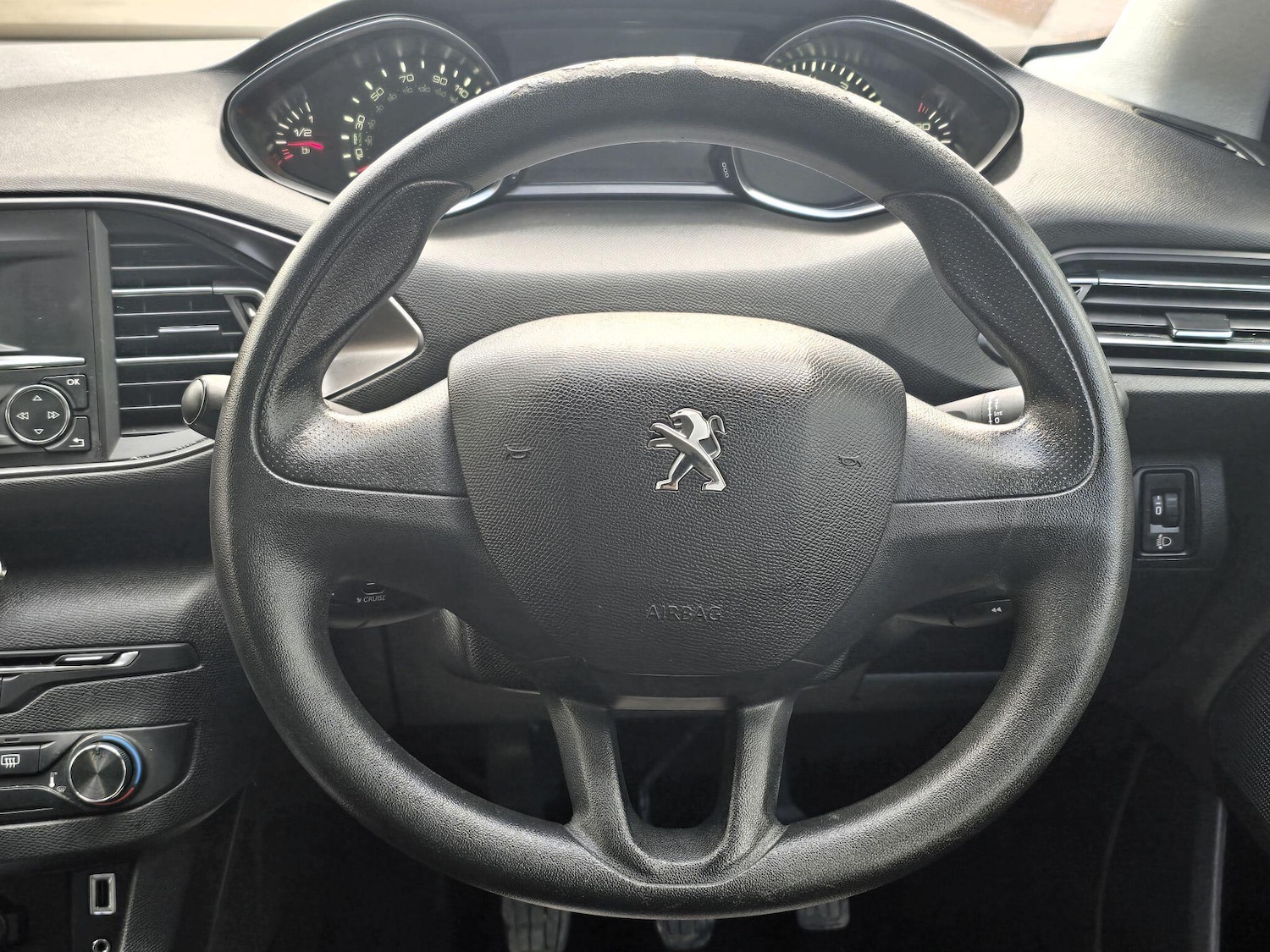 Used Peugeot 308 2016 for sale - 76886428: Photo 15