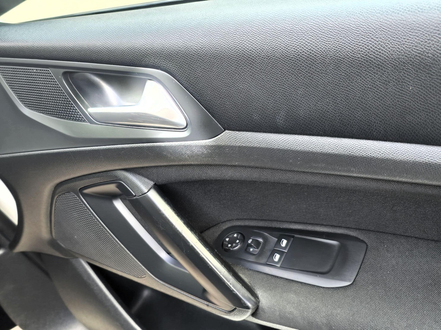 Used Peugeot 308 2016 for sale - 76886428: Photo 23