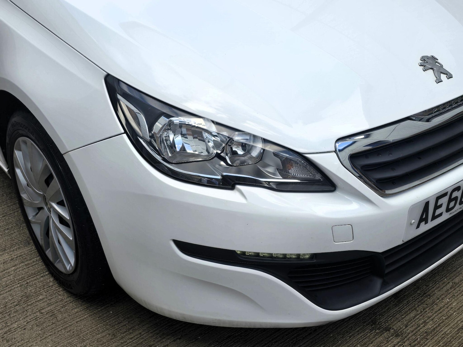 Used Peugeot 308 2016 for sale - 76886428: Photo 28