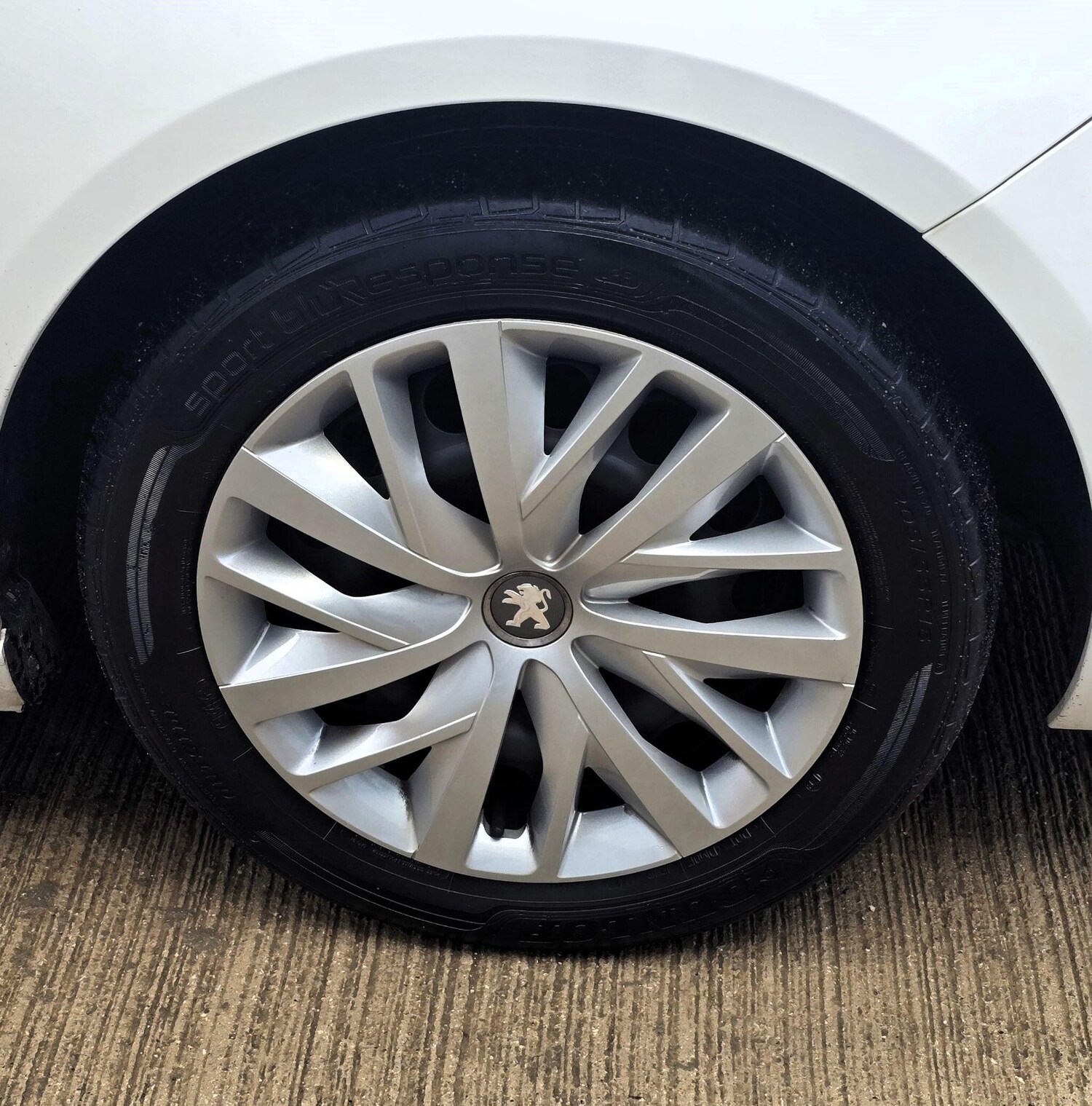 Used Peugeot 308 2016 for sale - 76886428: Photo 32