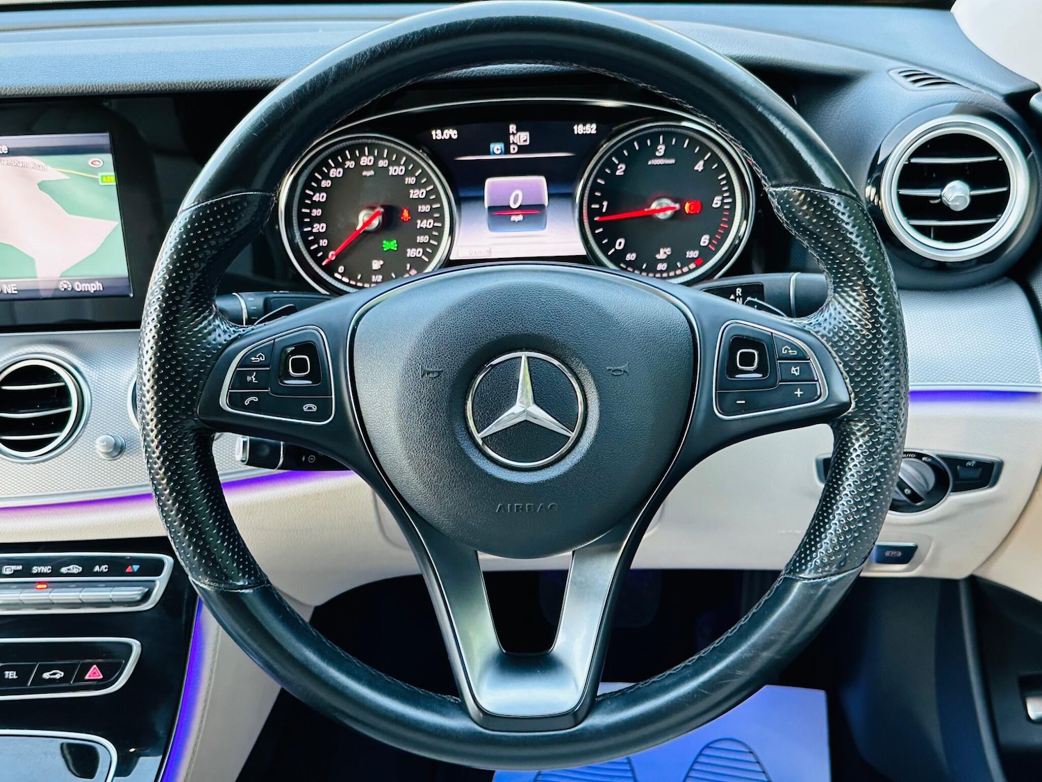 Used Mercedes-Benz E Class 2016 for sale - 76691153: Photo 35