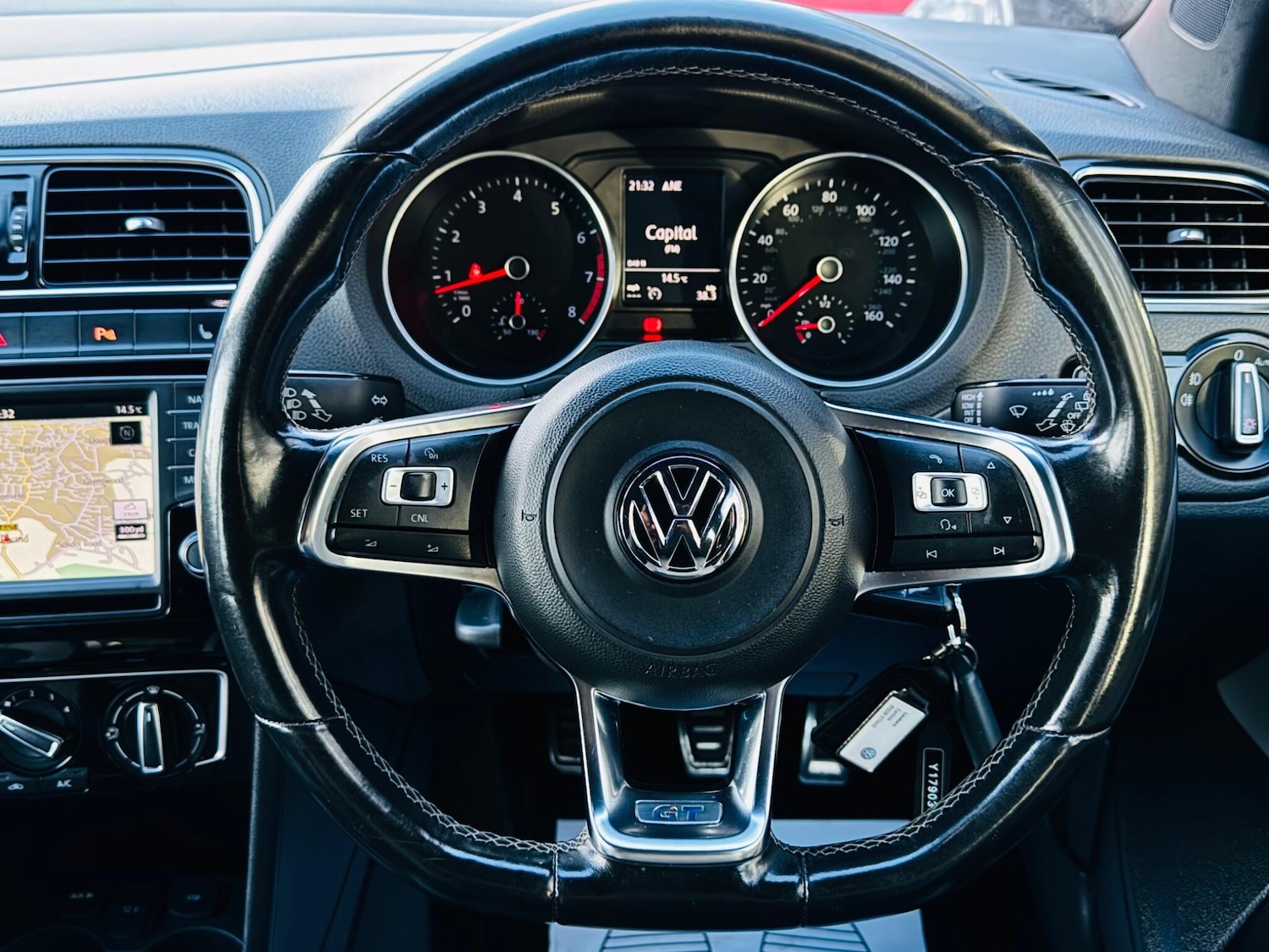 Used Volkswagen Polo 2016 for sale - 76735414: Photo 37