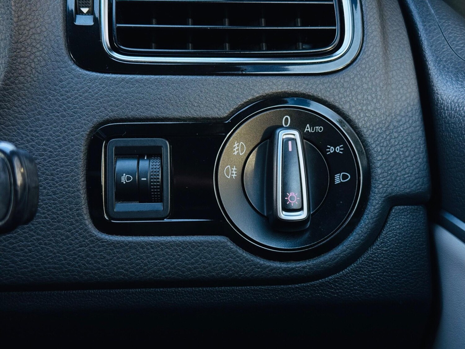 Used Volkswagen Polo 2016 for sale - 76735414: Photo 42