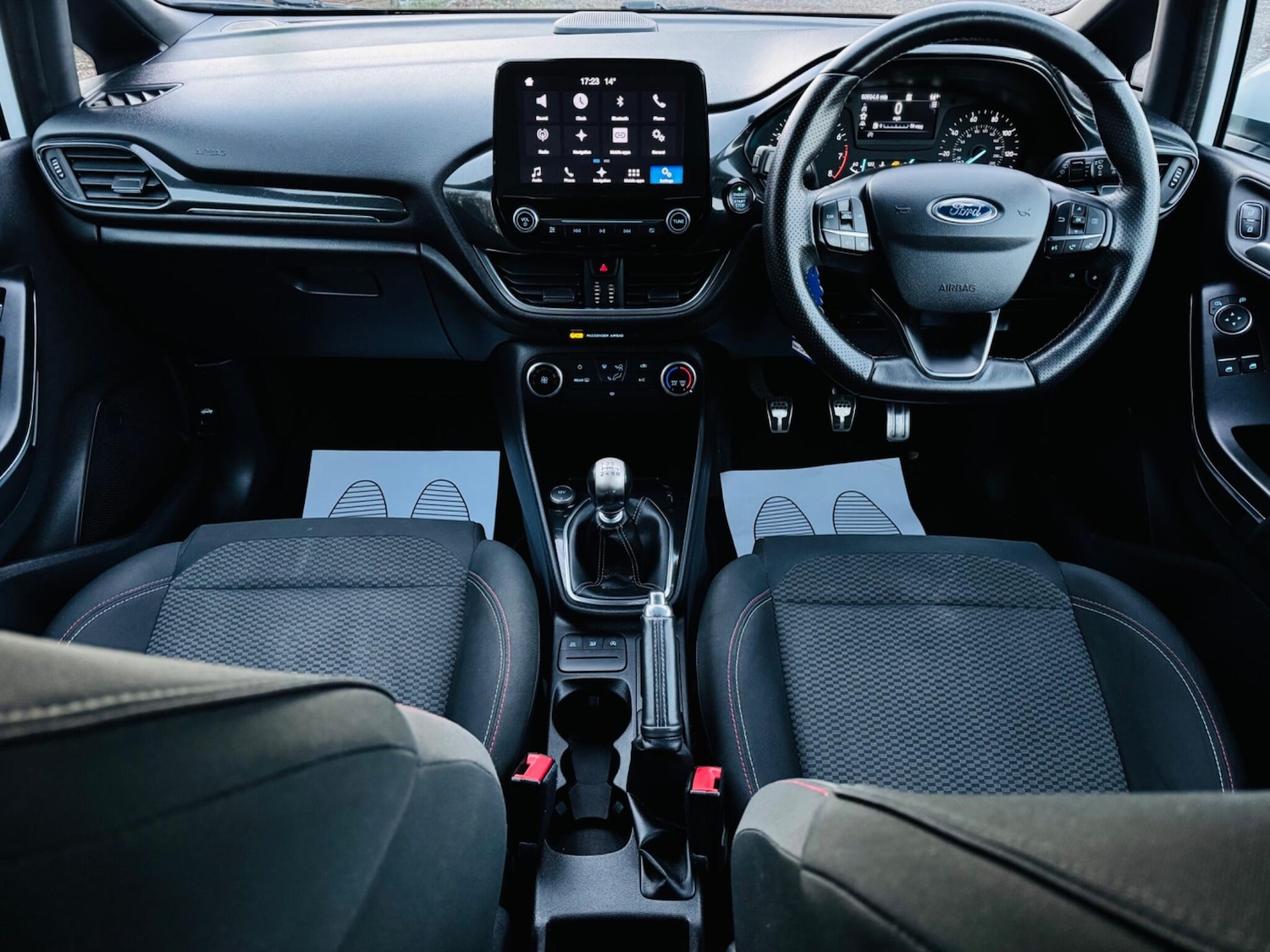 Used Ford Fiesta 2017 for sale - 76735320: Photo 2