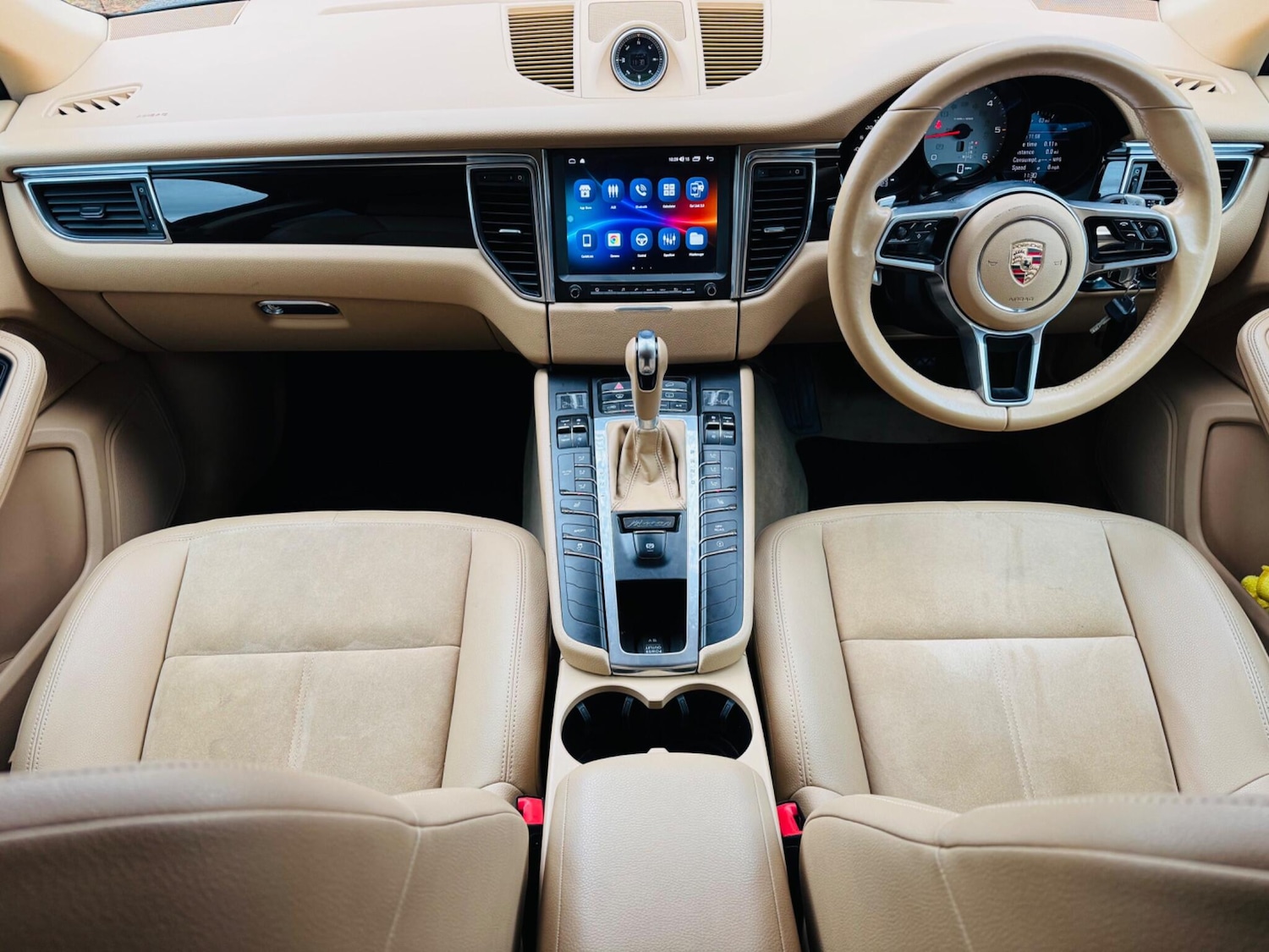 Used Porsche Macan for sale - 76691148: Photo 2