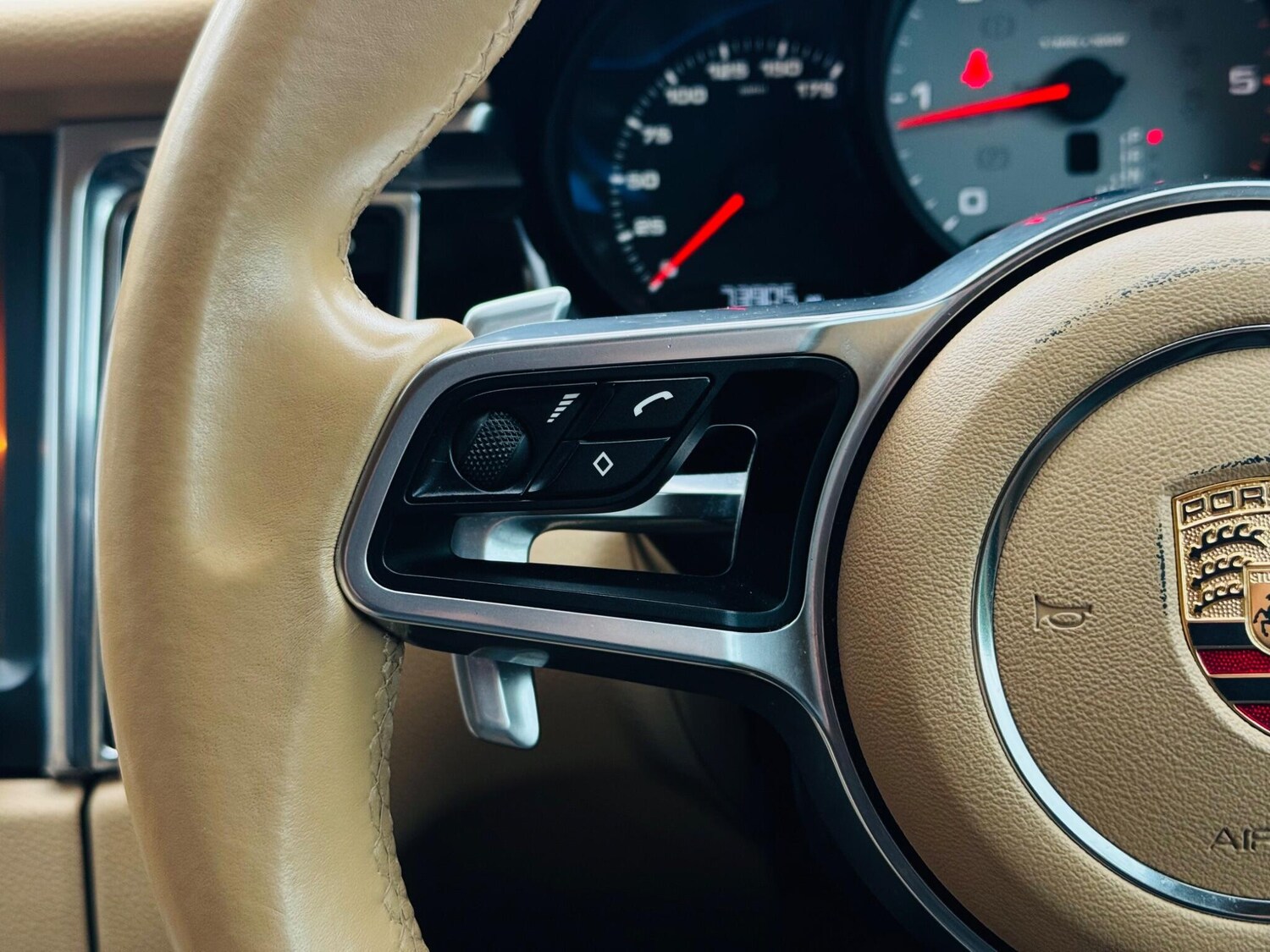 Used Porsche Macan for sale - 76691148: Photo 45