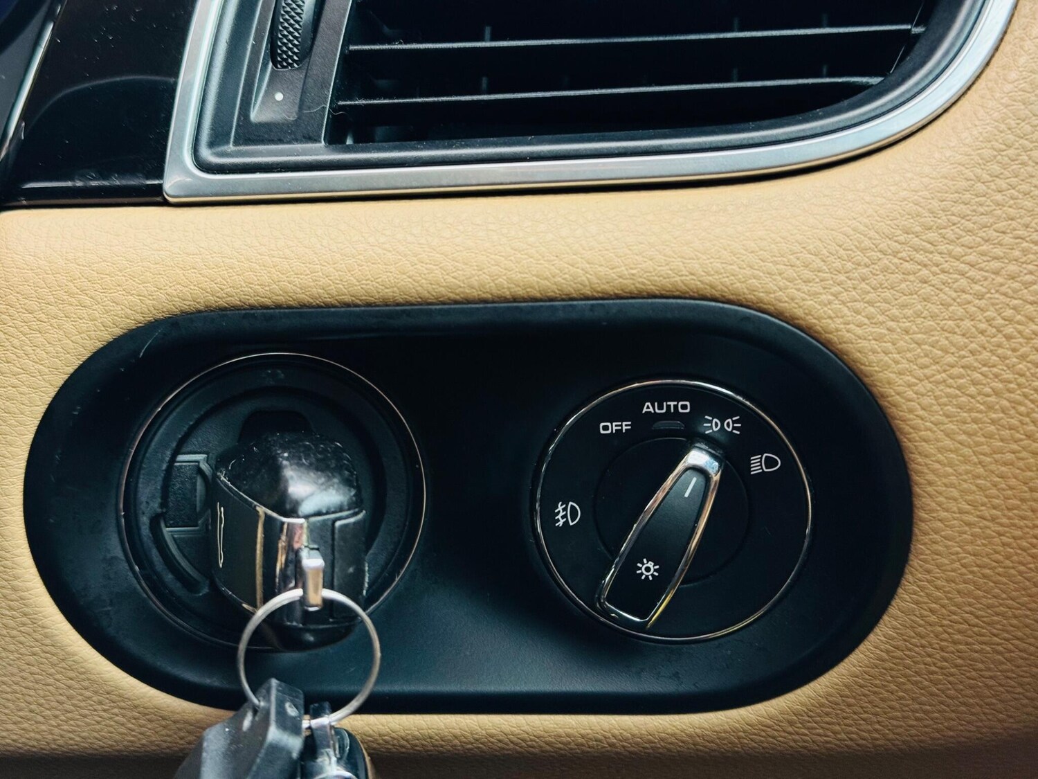 Used Porsche Macan for sale - 76691148: Photo 52