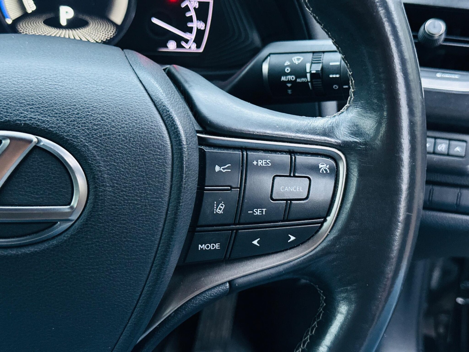 Used Lexus UX 2020 for sale - 76735474: Photo 34