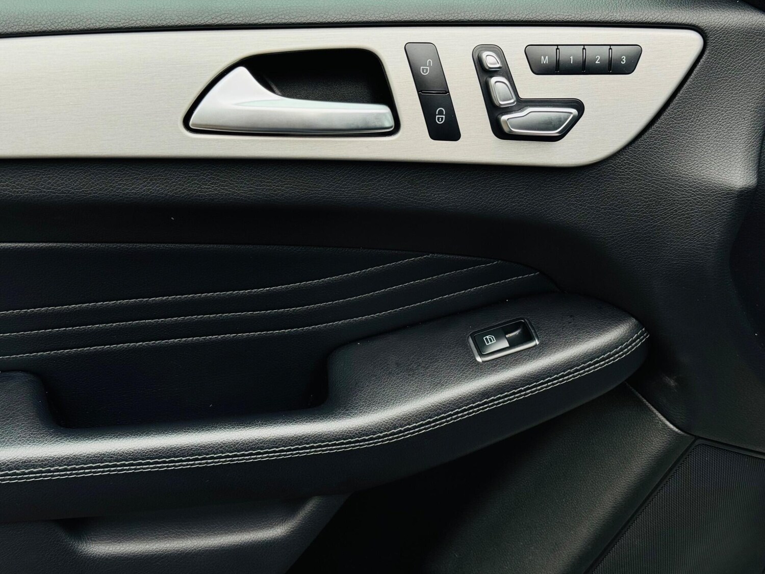 Used Mercedes-Benz GLE 2018 for sale - 76691142: Photo 32