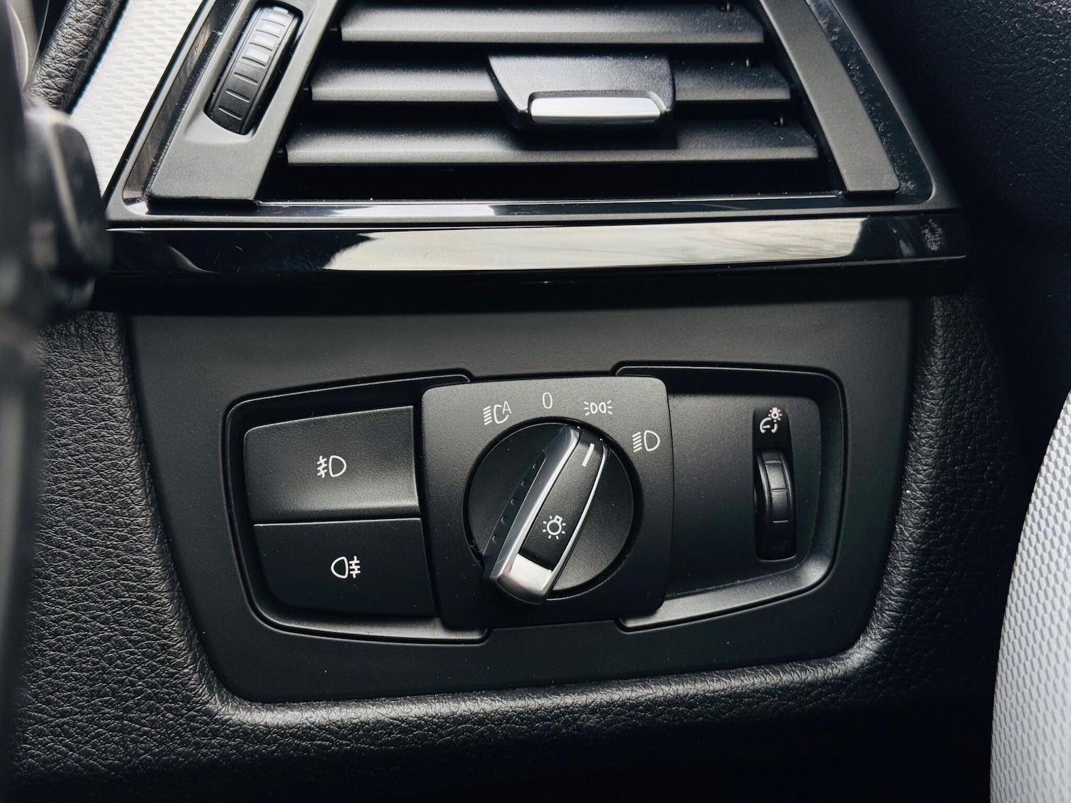 Used BMW 3 Series 2015 for sale - 77637433: Photo 45