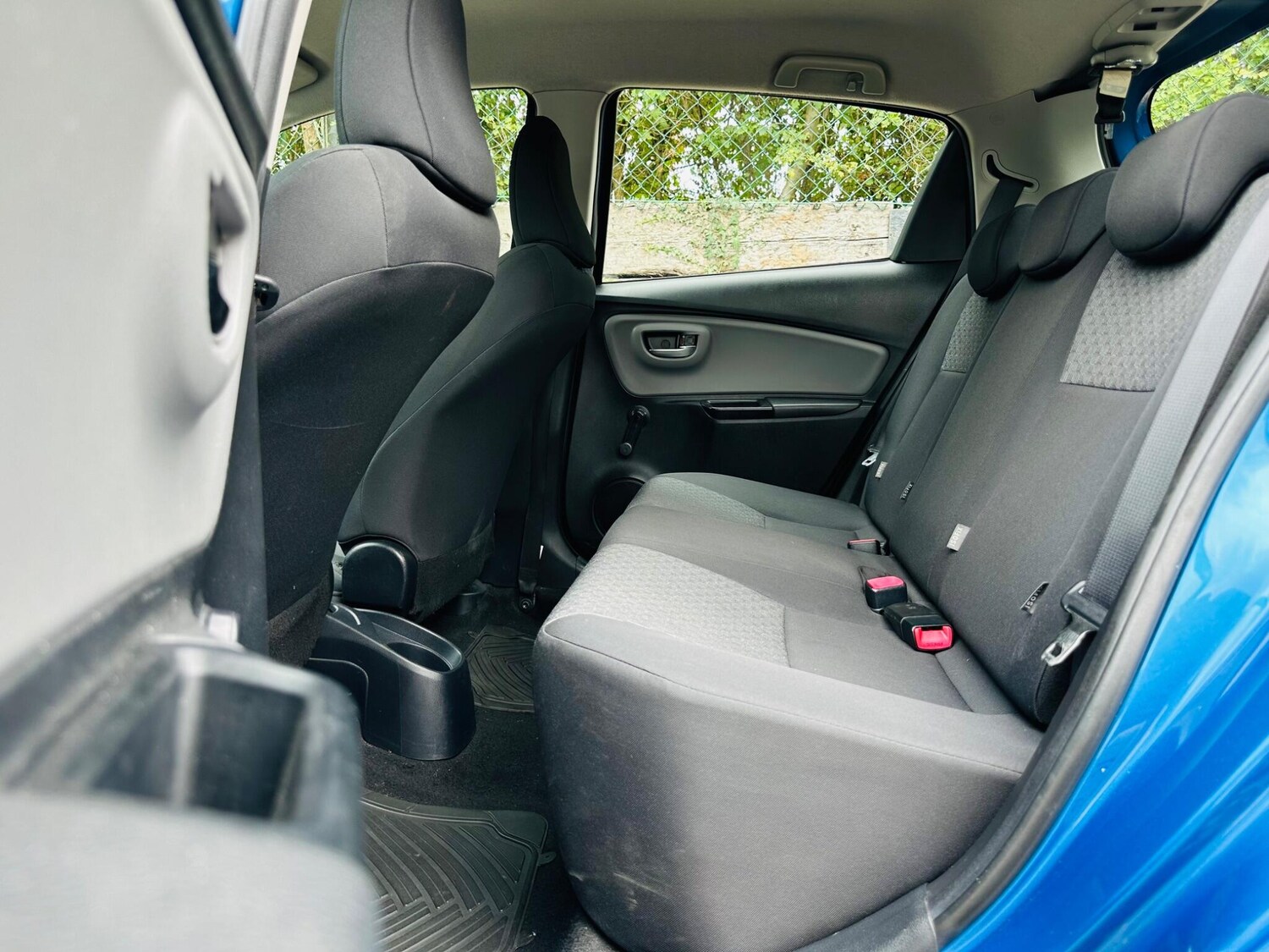 Used Toyota Yaris 2015 for sale - 76691145: Photo 28