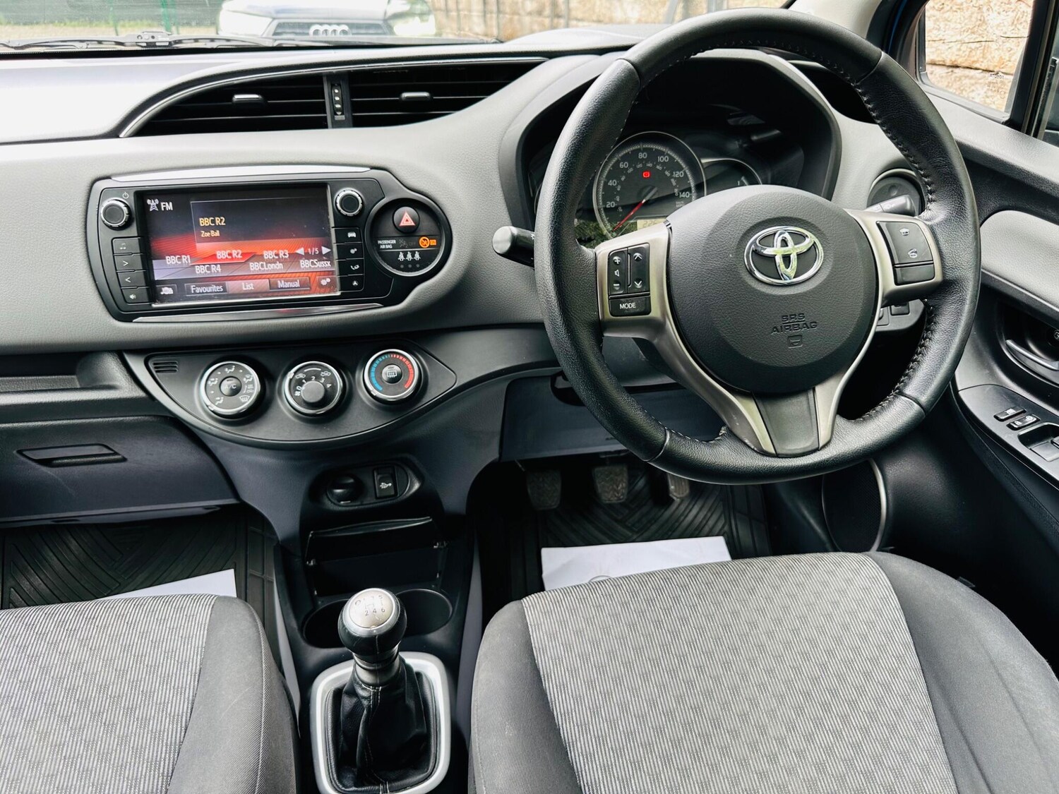 Used Toyota Yaris 2015 for sale - 76691145: Photo 29