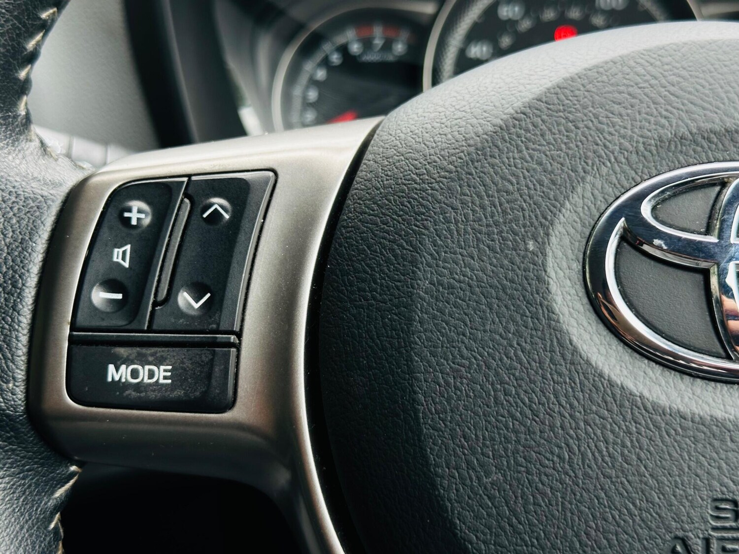 Used Toyota Yaris 2015 for sale - 76691145: Photo 30