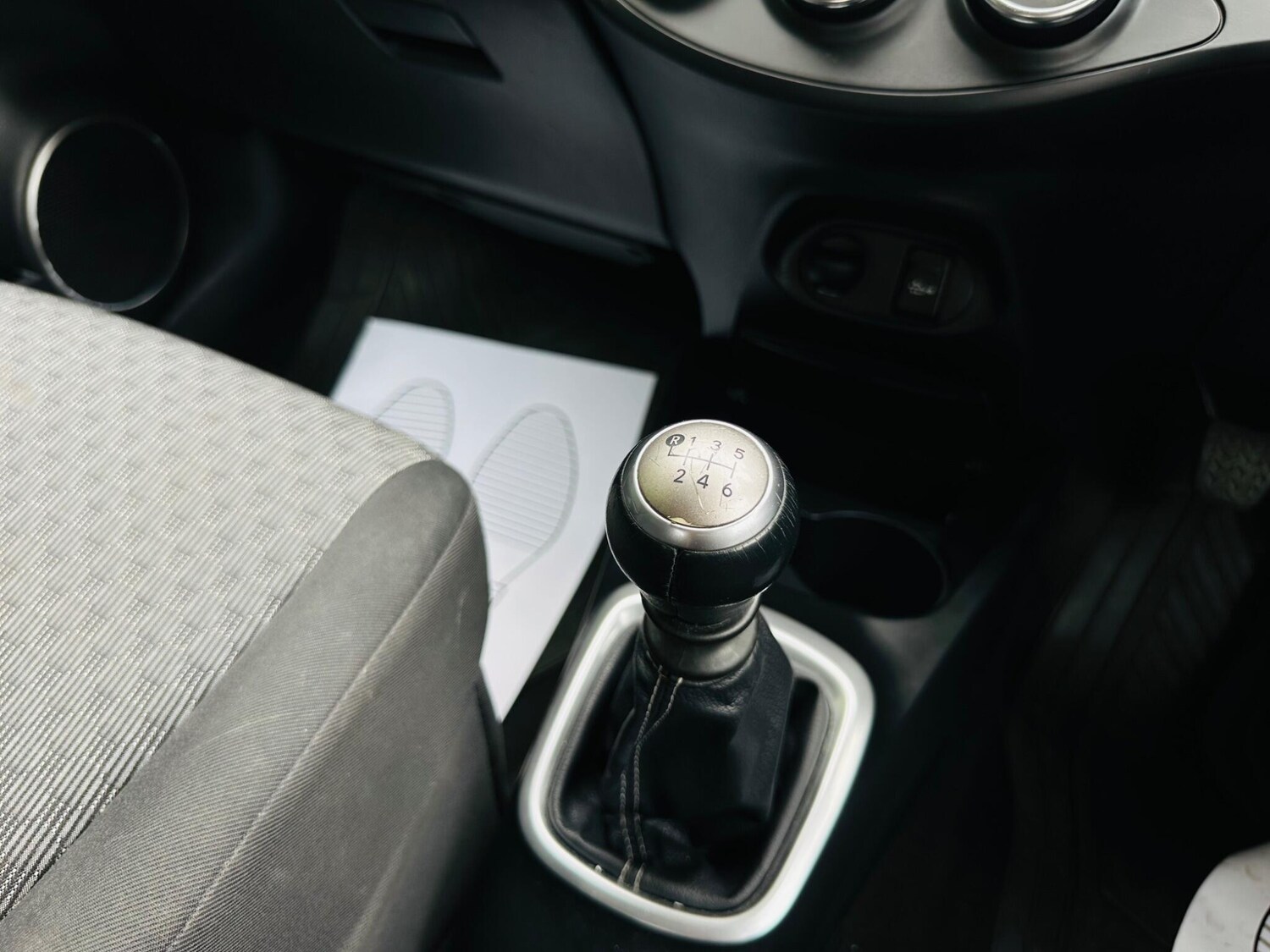 Used Toyota Yaris 2015 for sale - 76691145: Photo 37