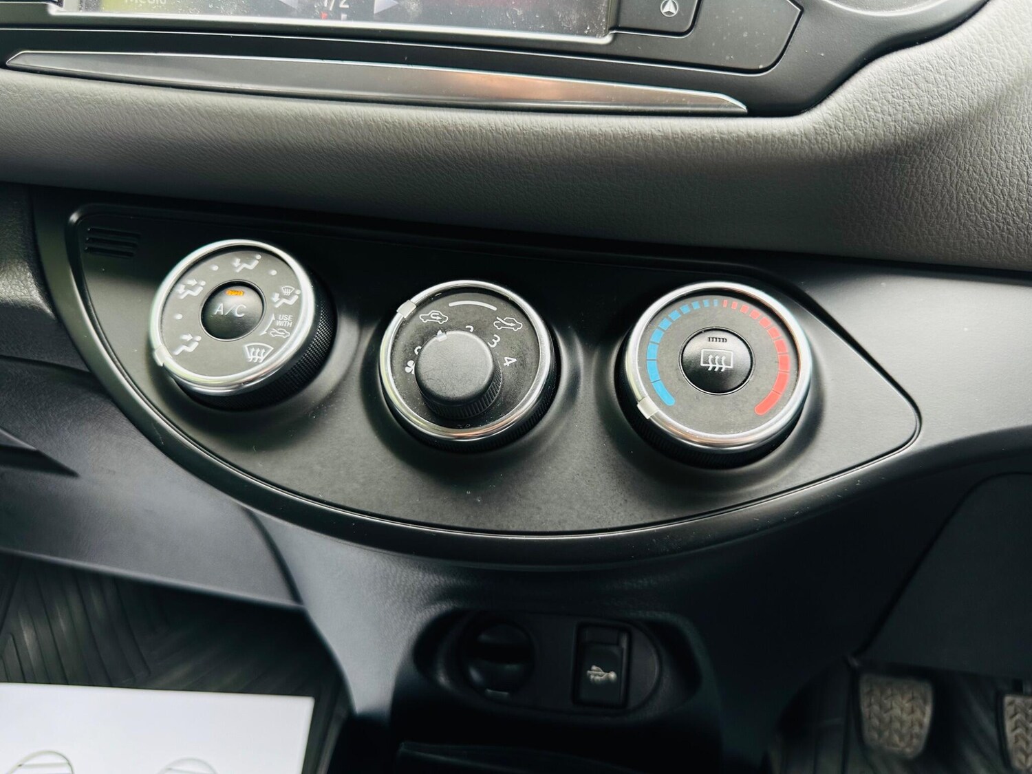 Used Toyota Yaris 2015 for sale - 76691145: Photo 39