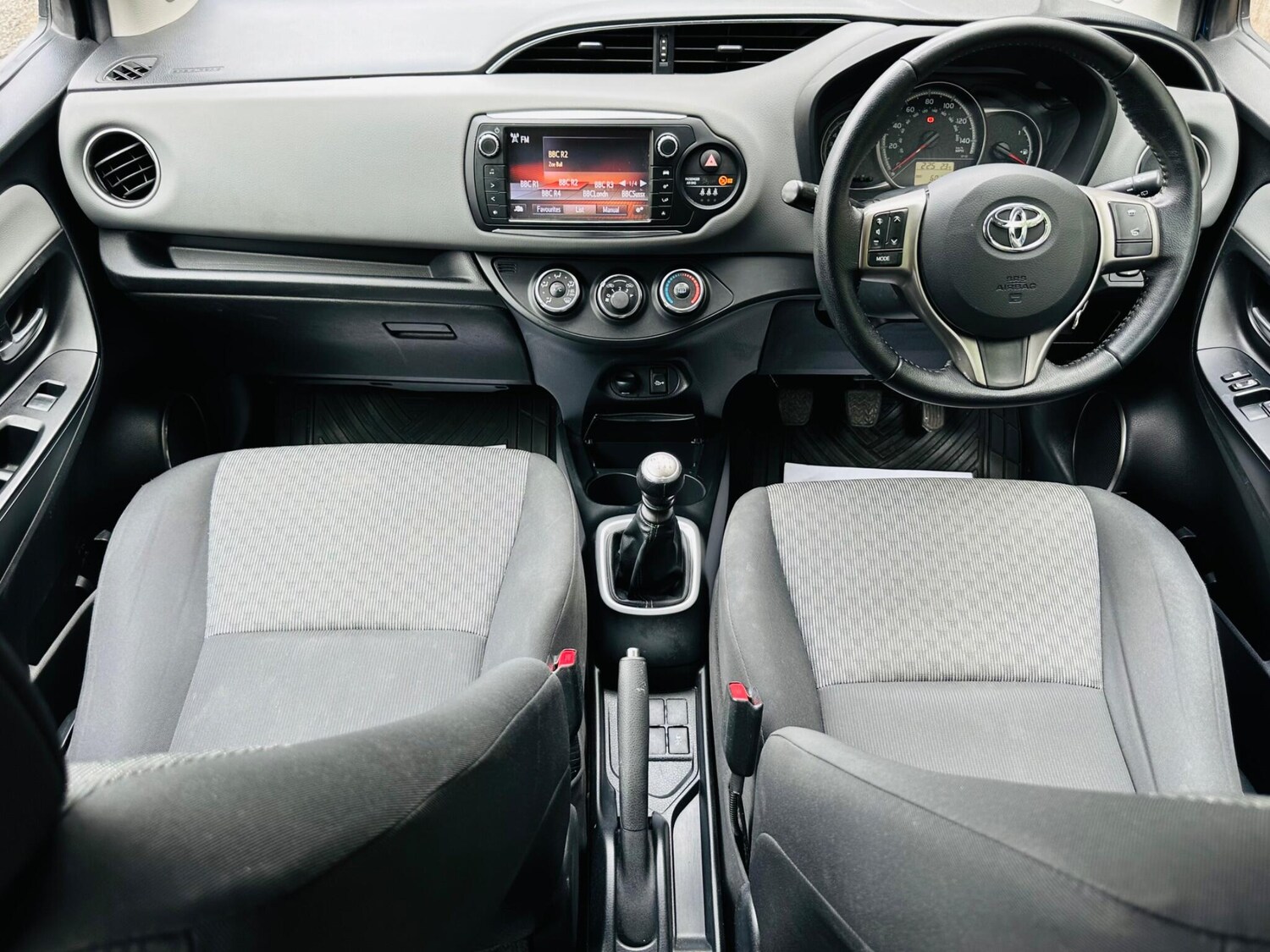 Used Toyota Yaris 2015 for sale - 76691145: Photo 49