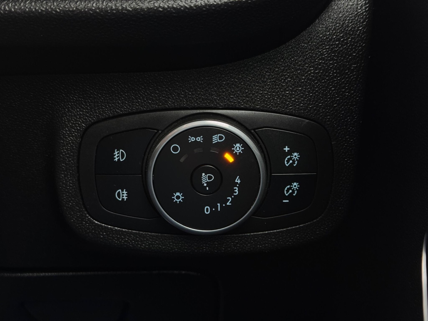 Used Ford Fiesta 2018 for sale - 78204129: Photo 34