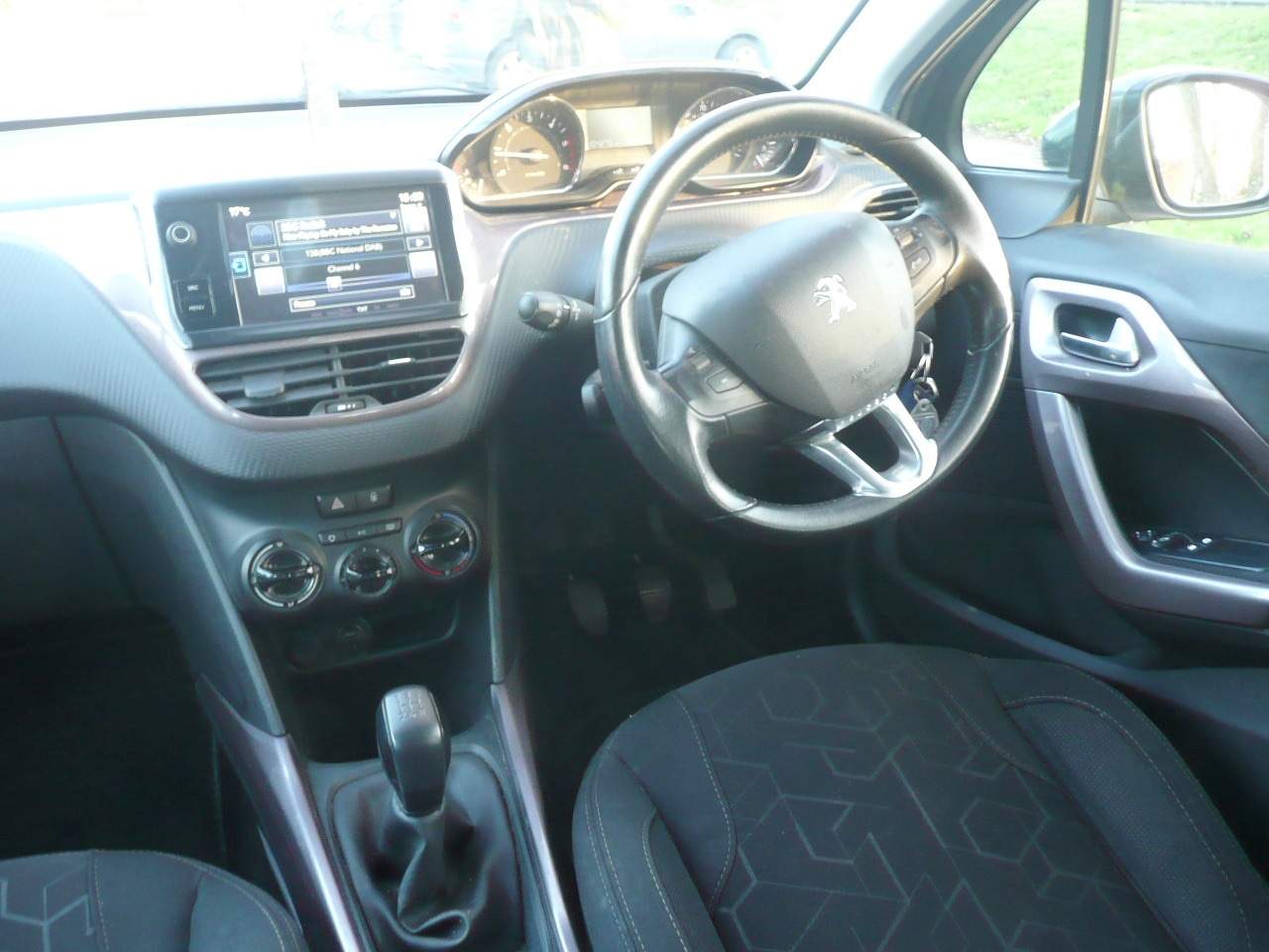 Used Peugeot 2008 2015 for sale - 76640072: Photo 19