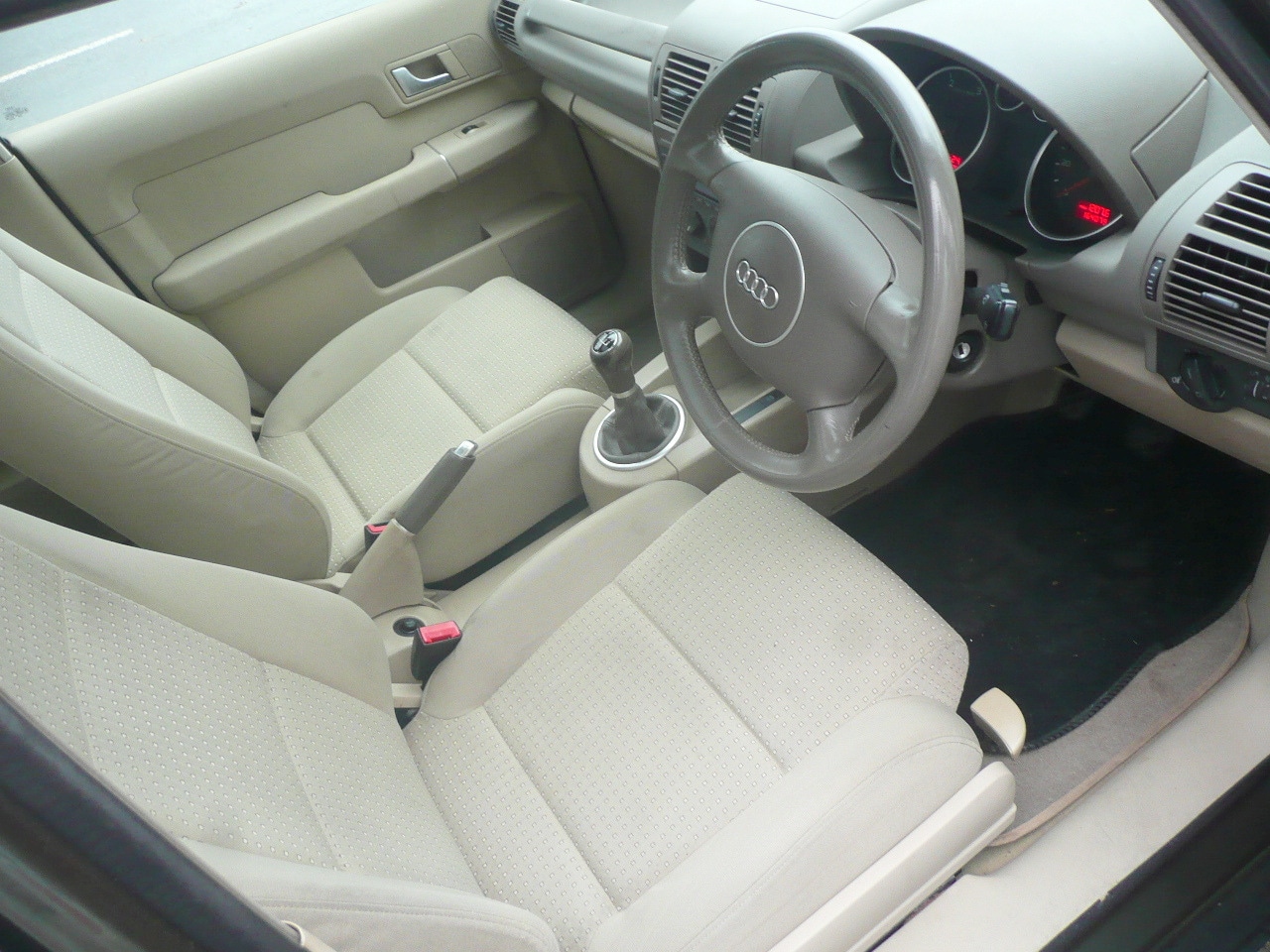 Used Audi A2 2001 for sale - 76553769: Photo 16