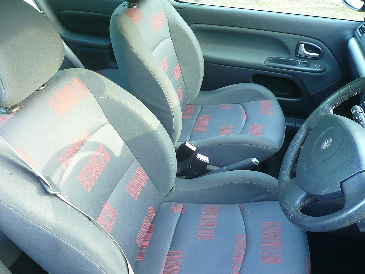 Used Renault Clio 2004 for sale - 77918539: Photo 12