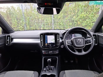 Used Volvo XC40 2020 for sale - 76160525: Photo 2